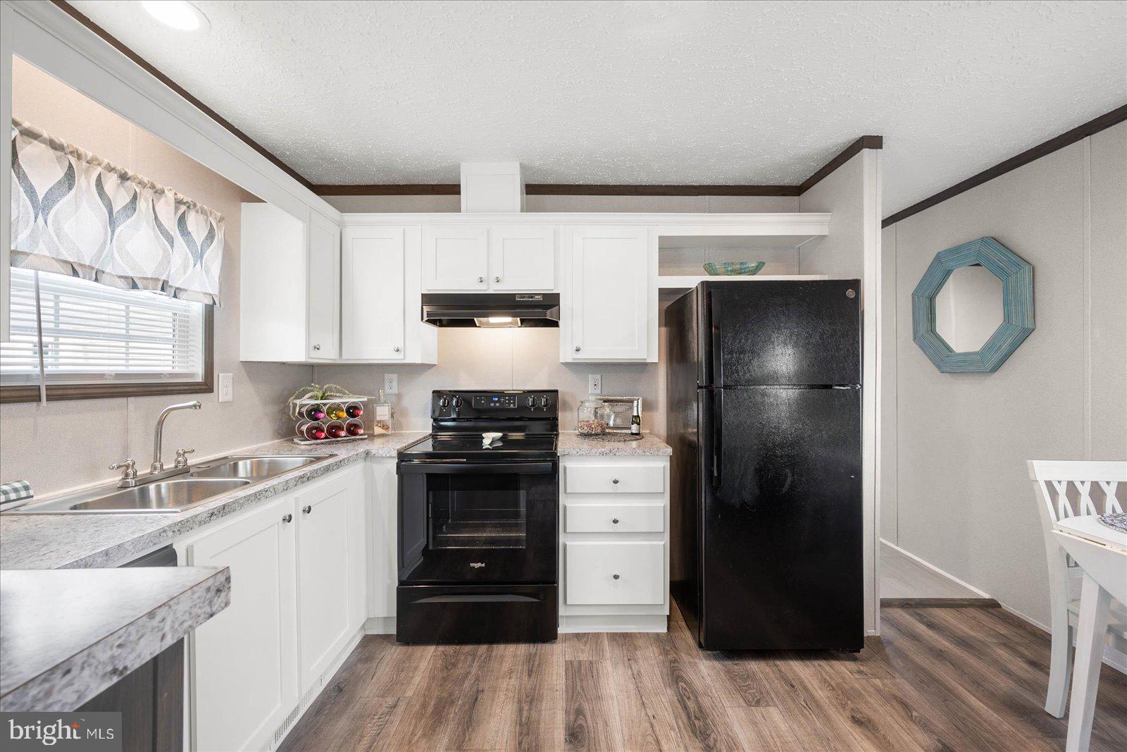 SALT LIFE PARK LLC - Residential