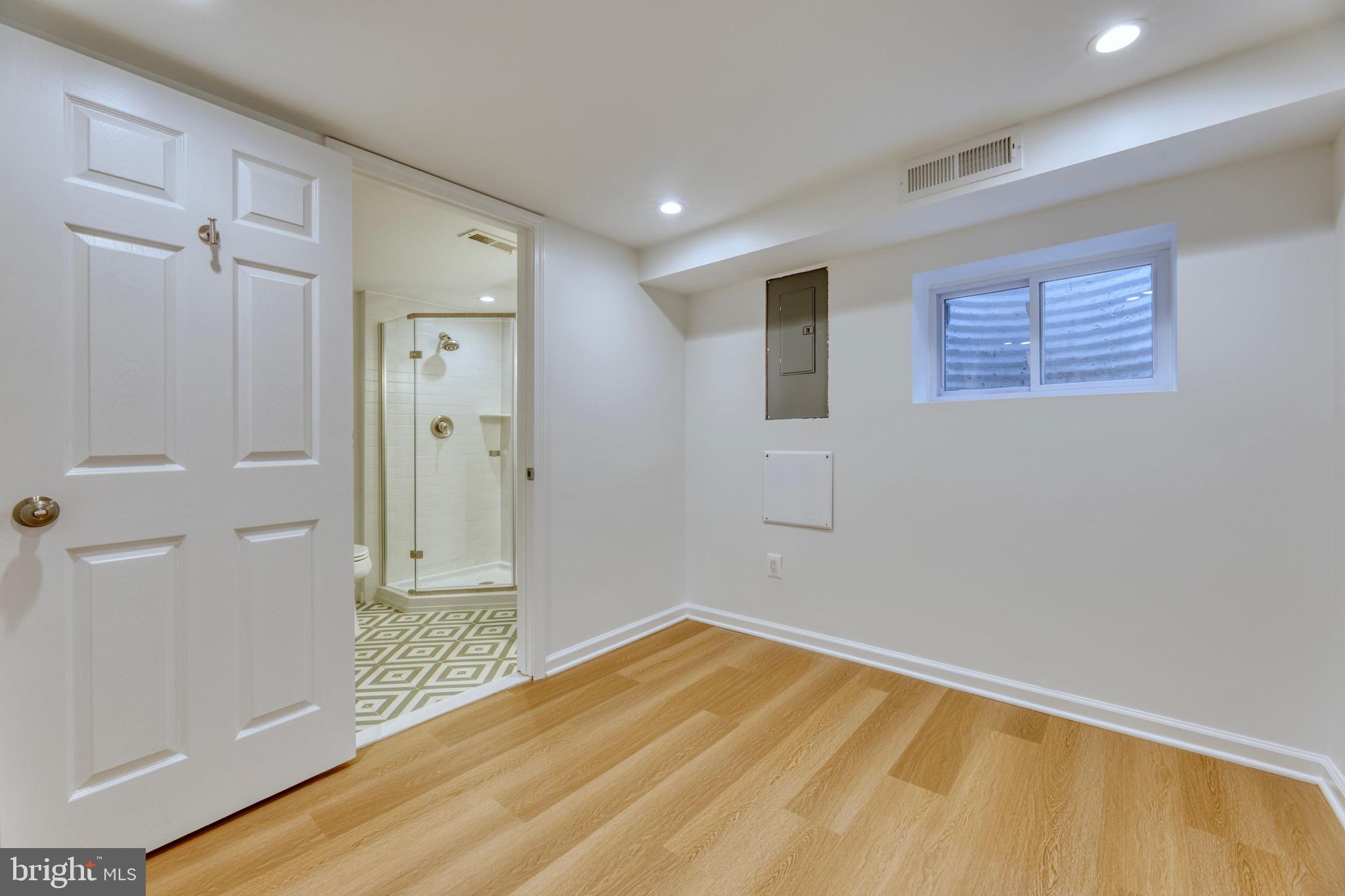 FAIRLINGTON MEADOWS - Residential Lease