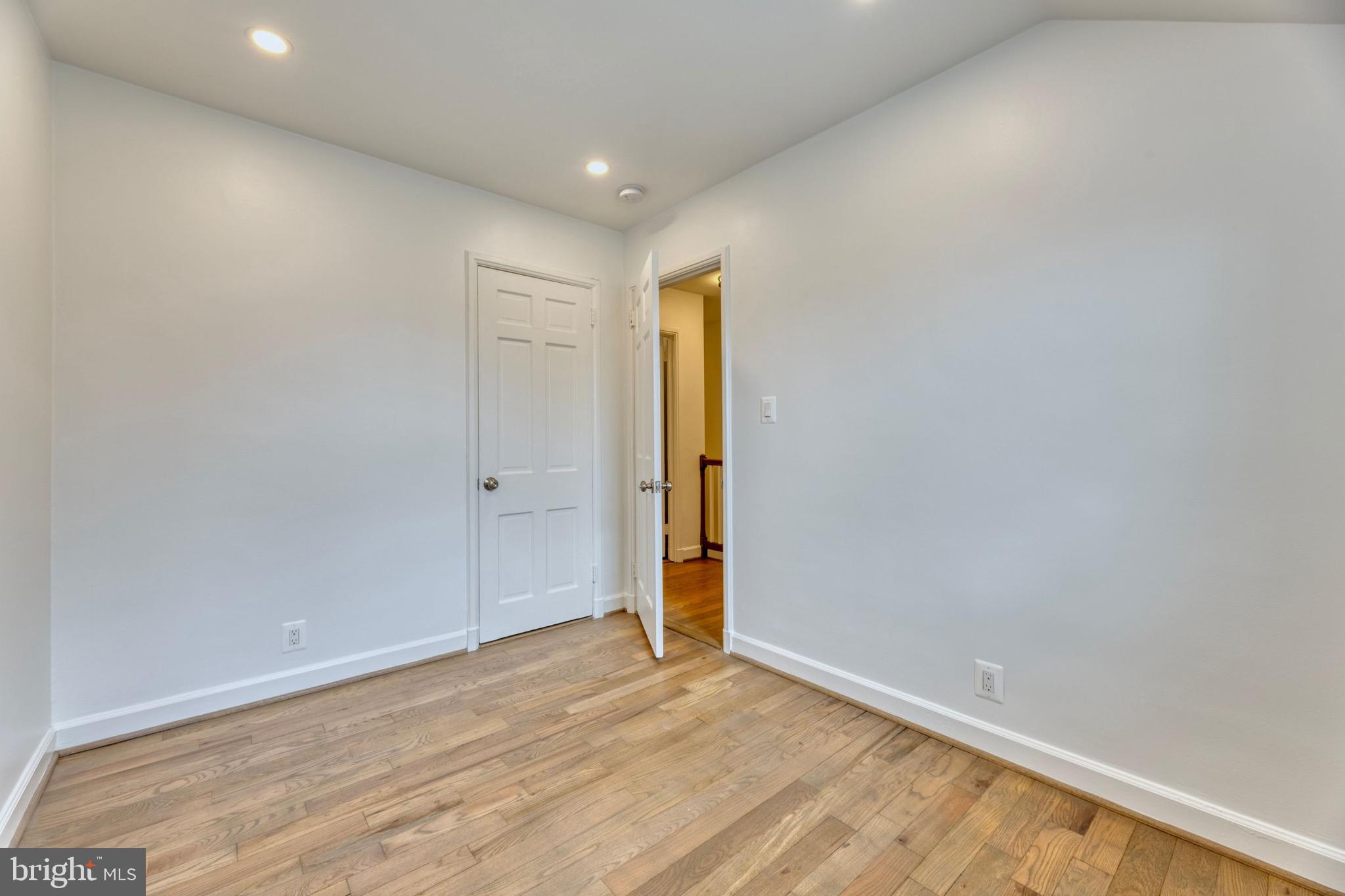 FAIRLINGTON MEADOWS - Residential Lease