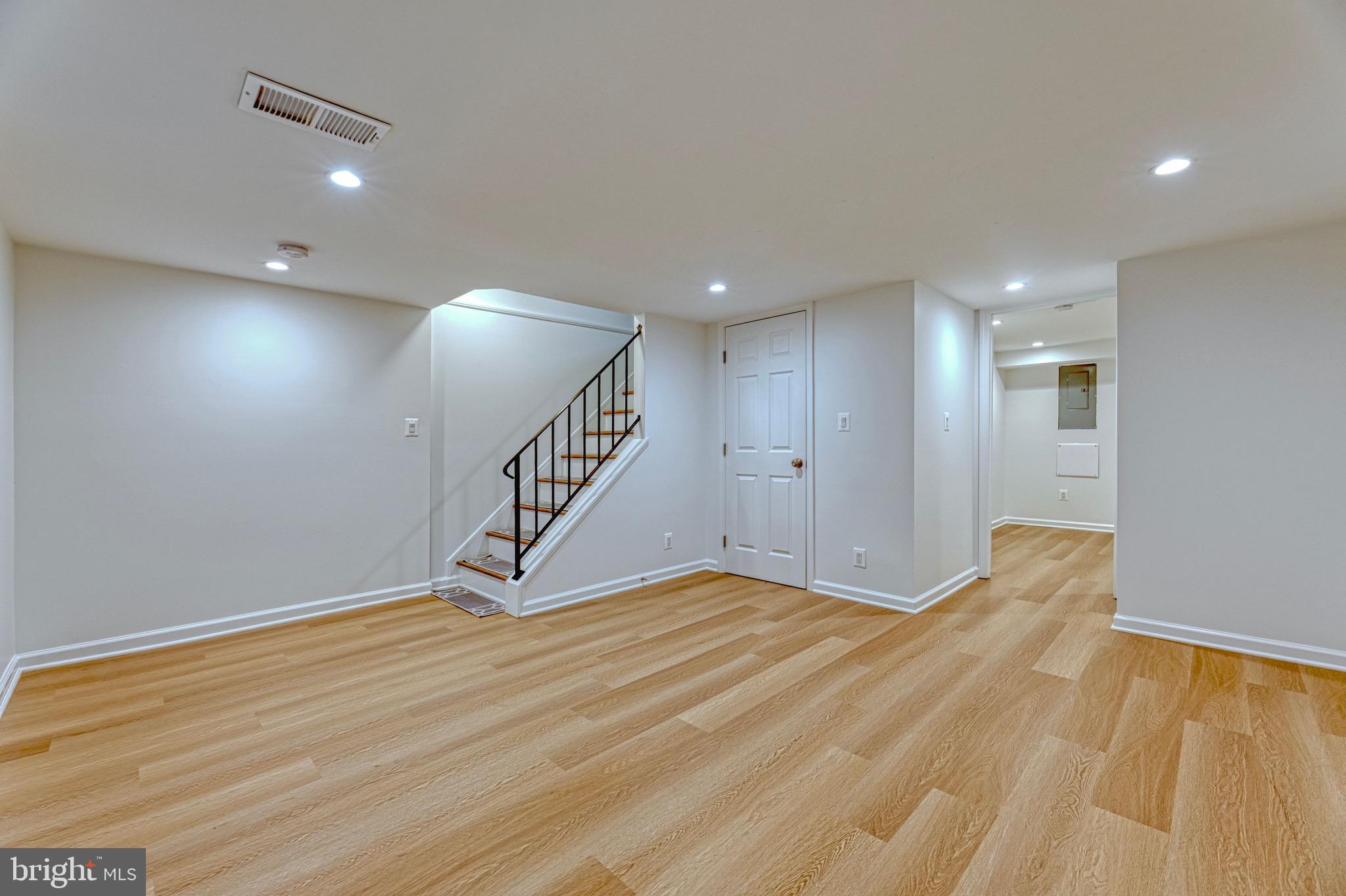 FAIRLINGTON MEADOWS - Residential Lease