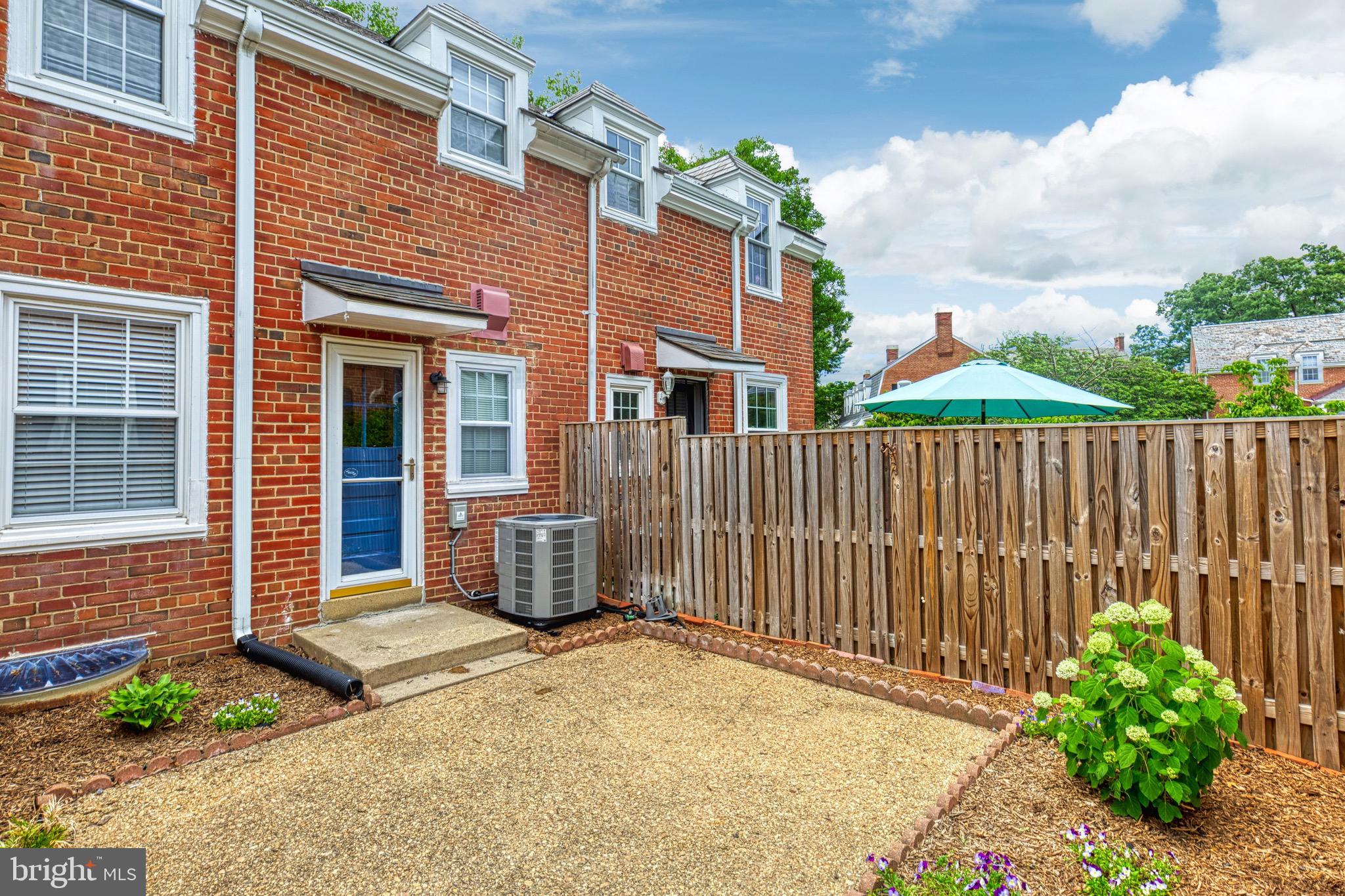 FAIRLINGTON MEADOWS - Residential Lease