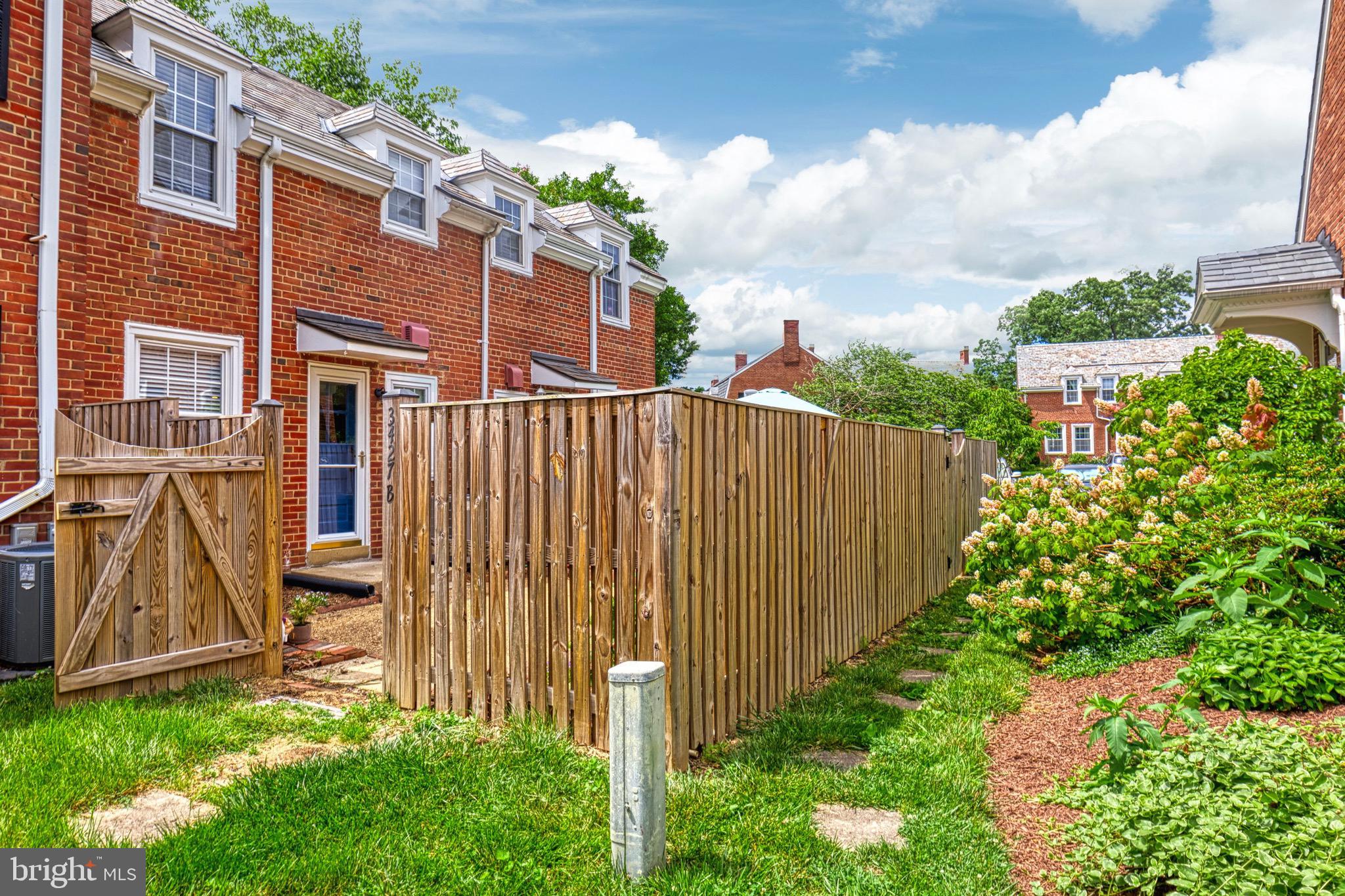 FAIRLINGTON MEADOWS - Residential Lease