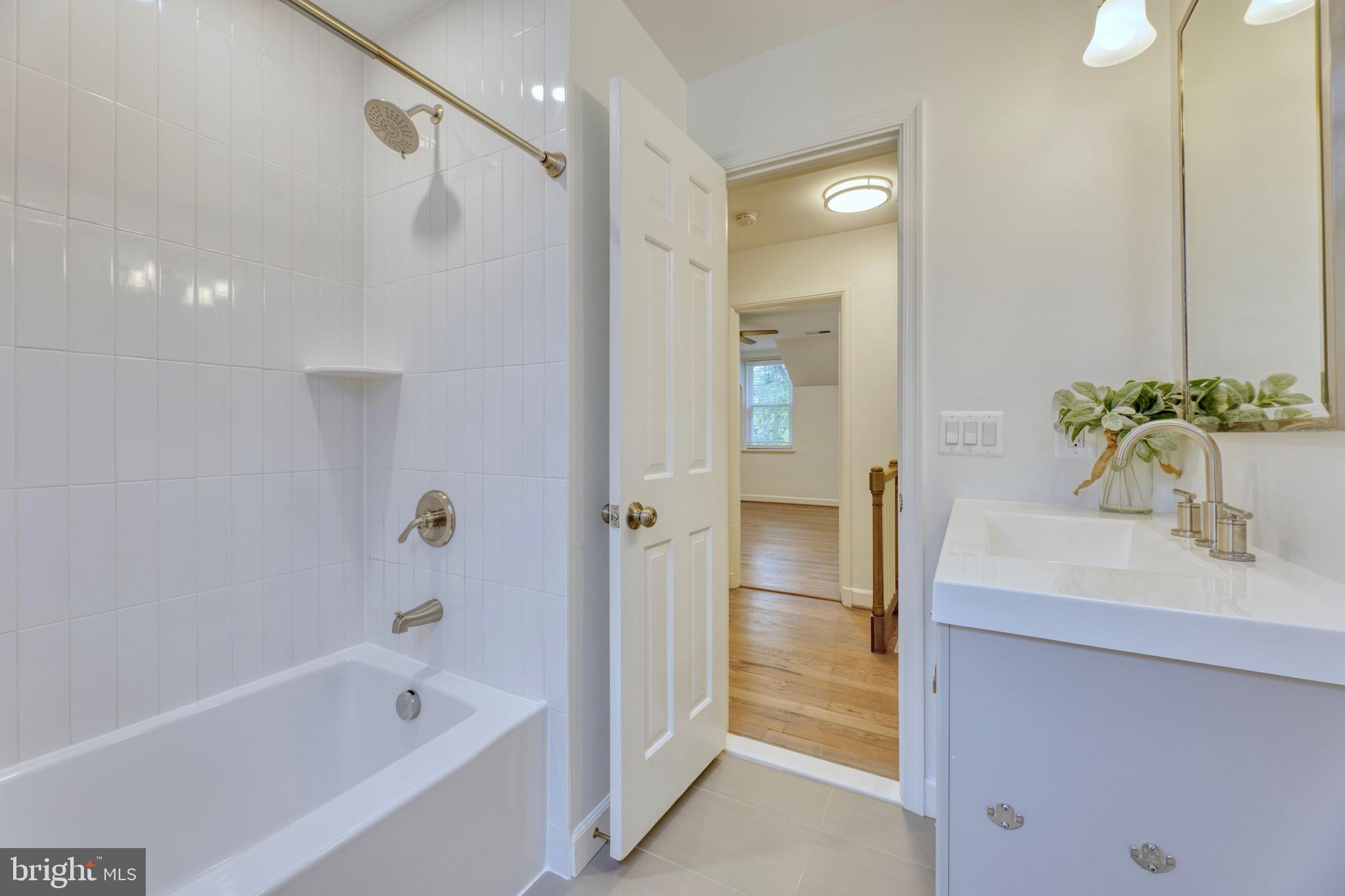 FAIRLINGTON MEADOWS - Residential Lease