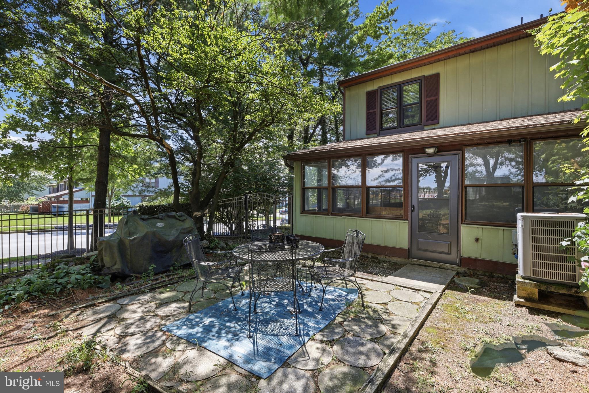 1701 SARATOGA COURT