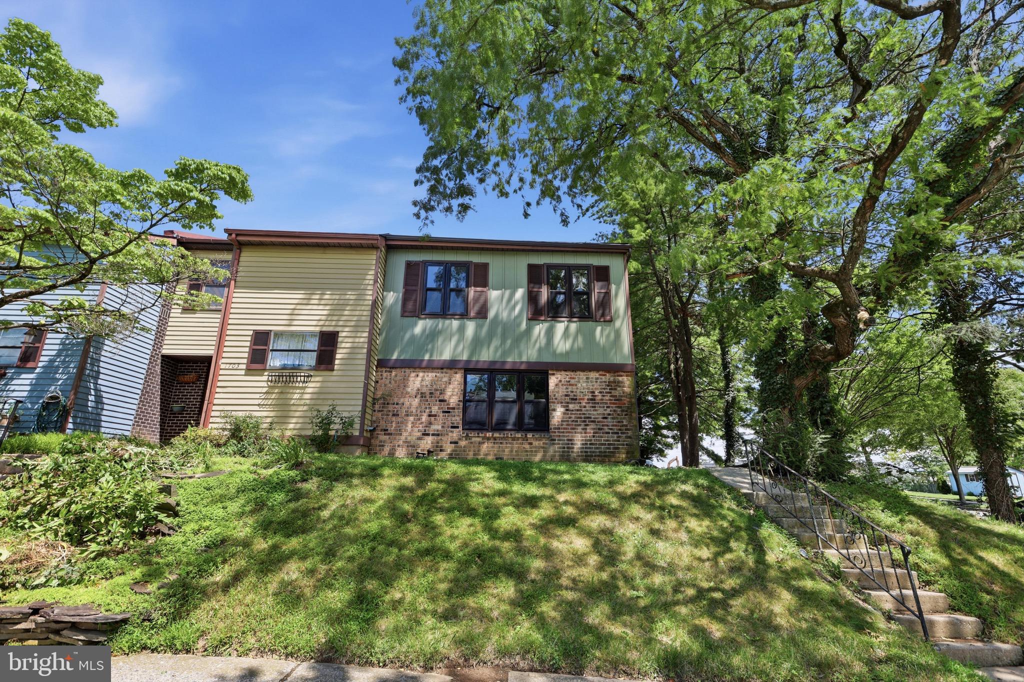 1701 SARATOGA COURT
