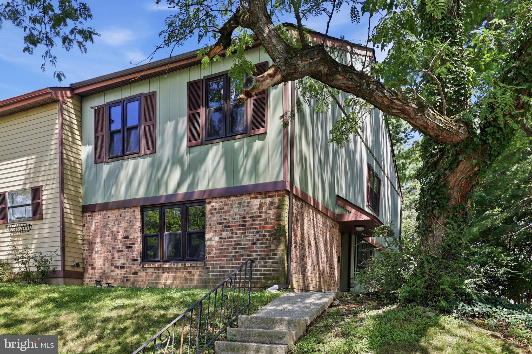 1701 SARATOGA COURT