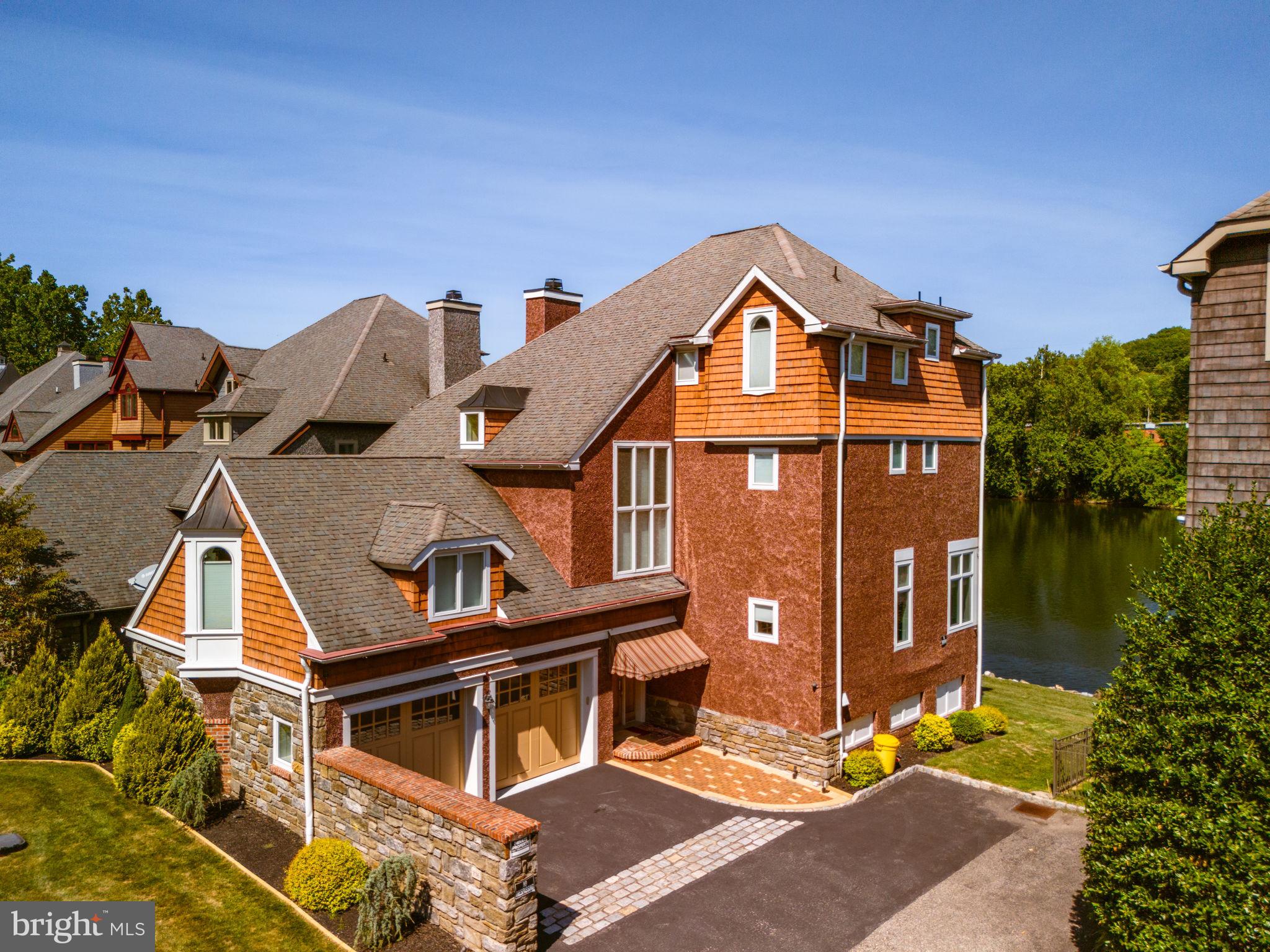 GLADWYNE - Residential