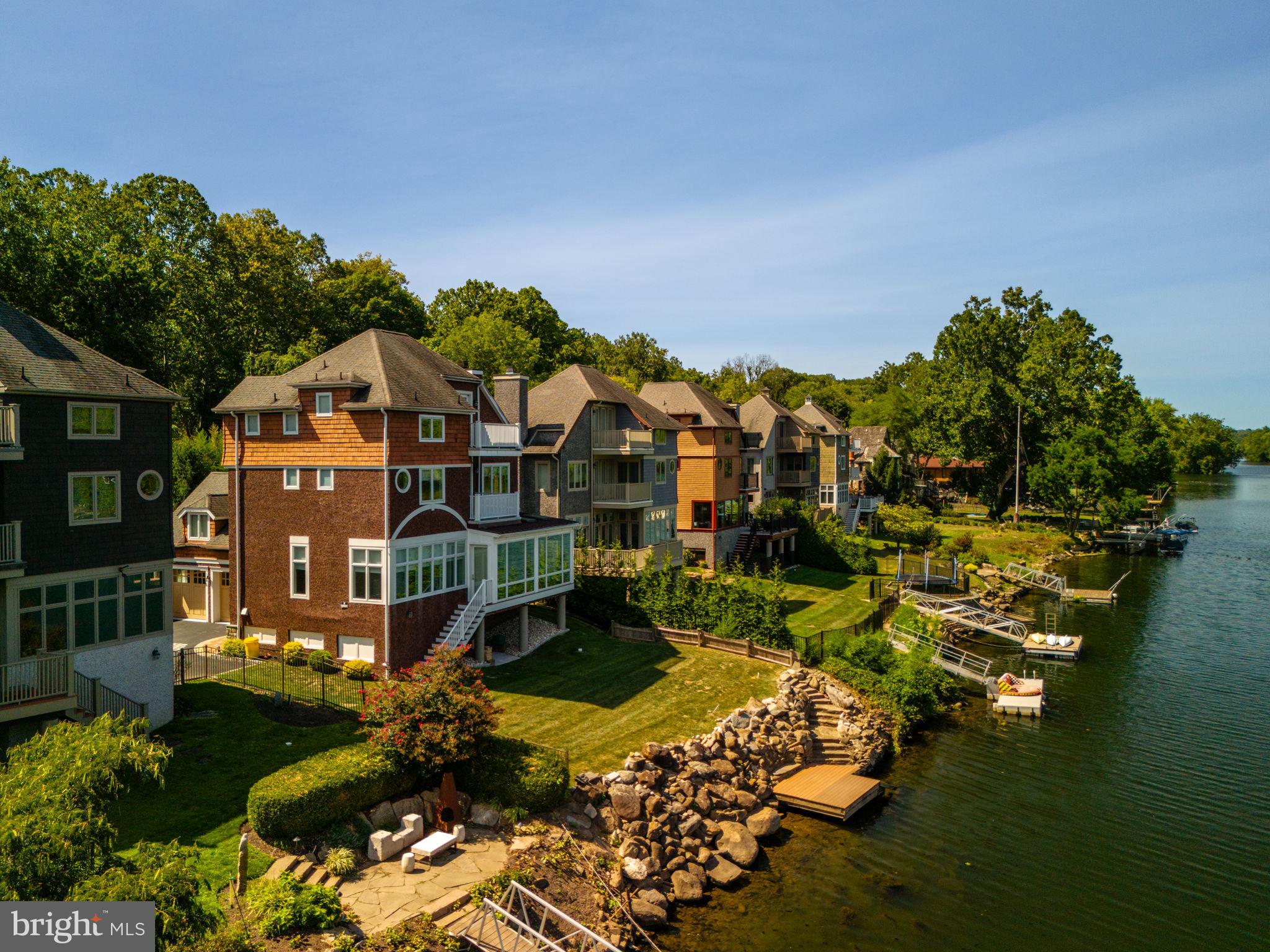 GLADWYNE - Residential