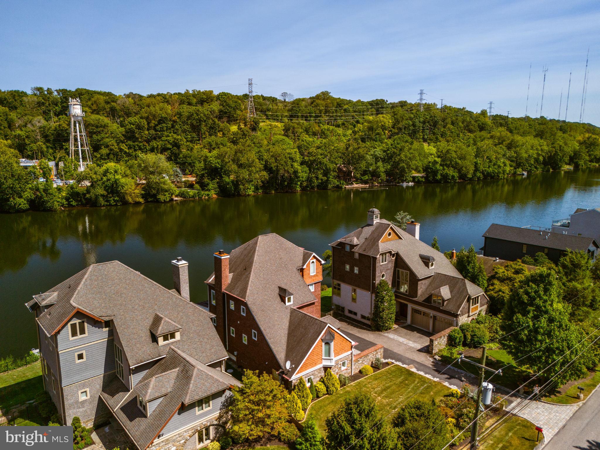 GLADWYNE - Residential