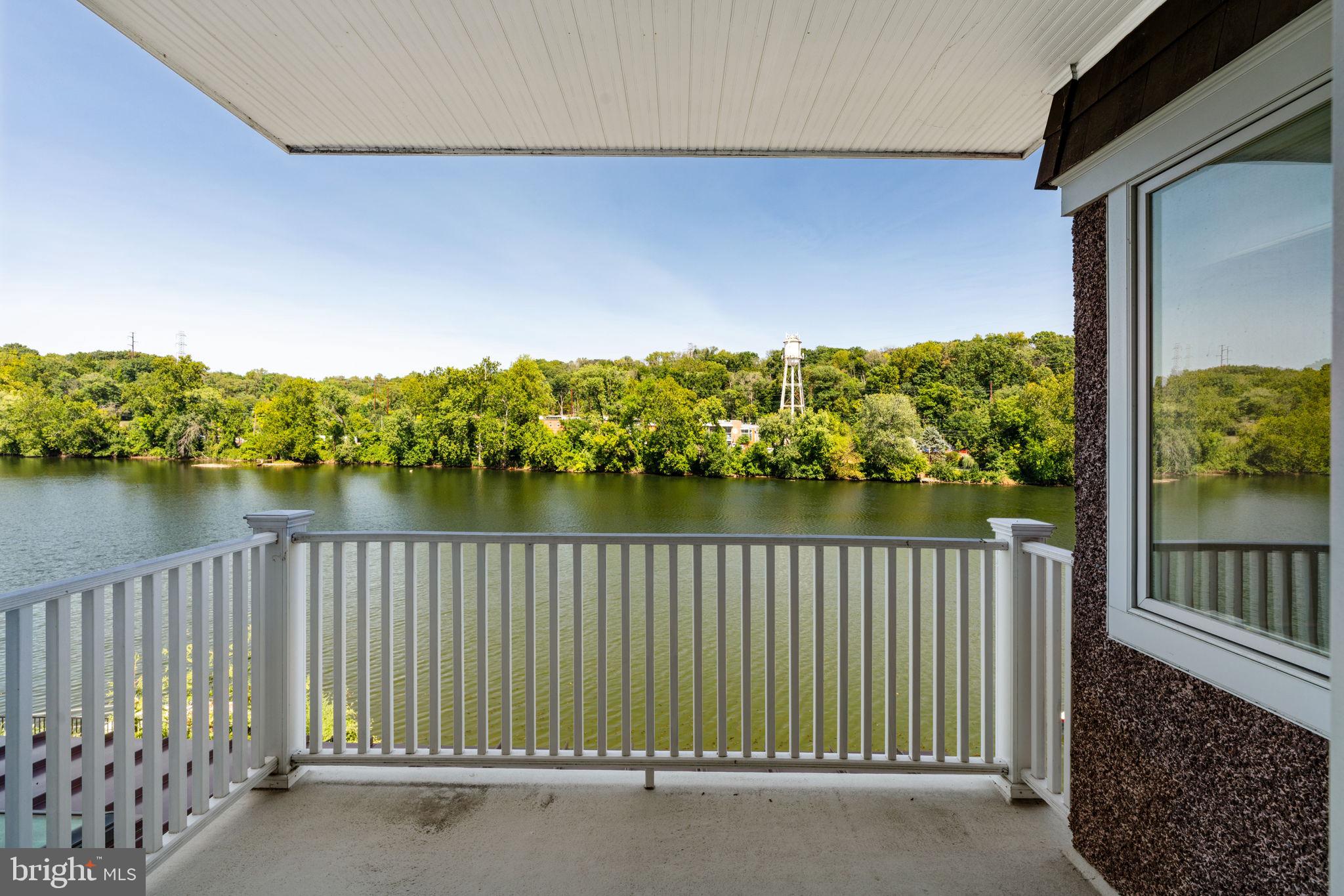 GLADWYNE - Residential