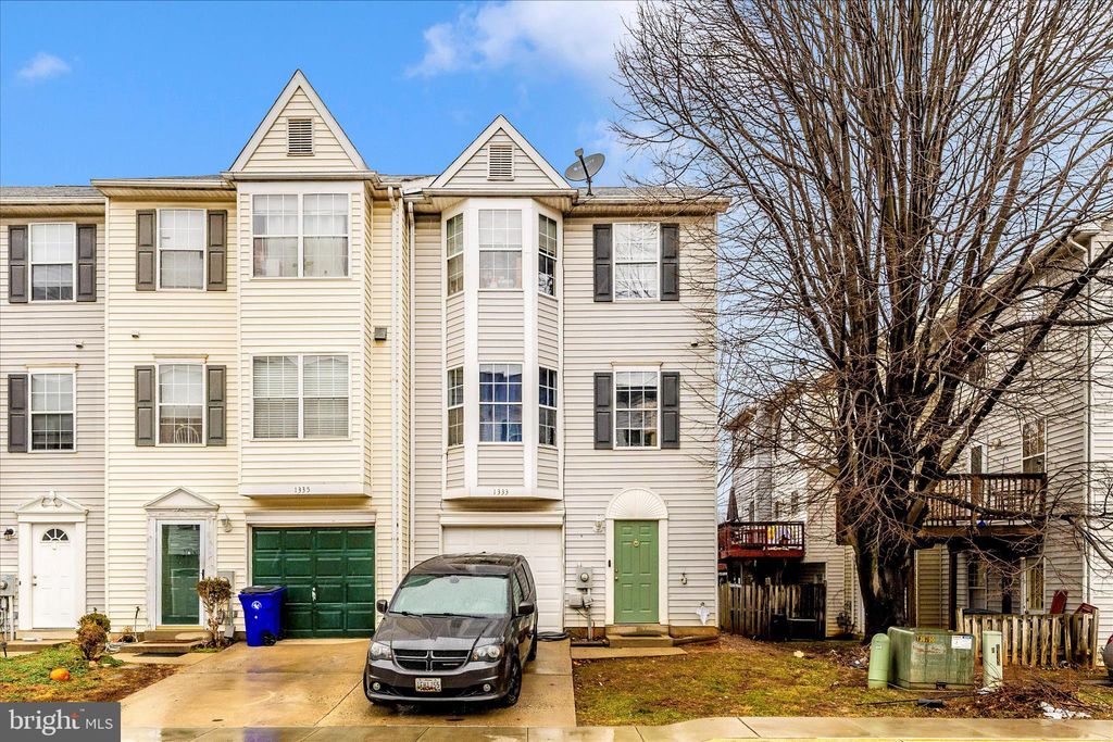 Photo of 1333 Hampshire Drive #E, FREDERICK, MD 21702 (MLS # MDFR2075516)