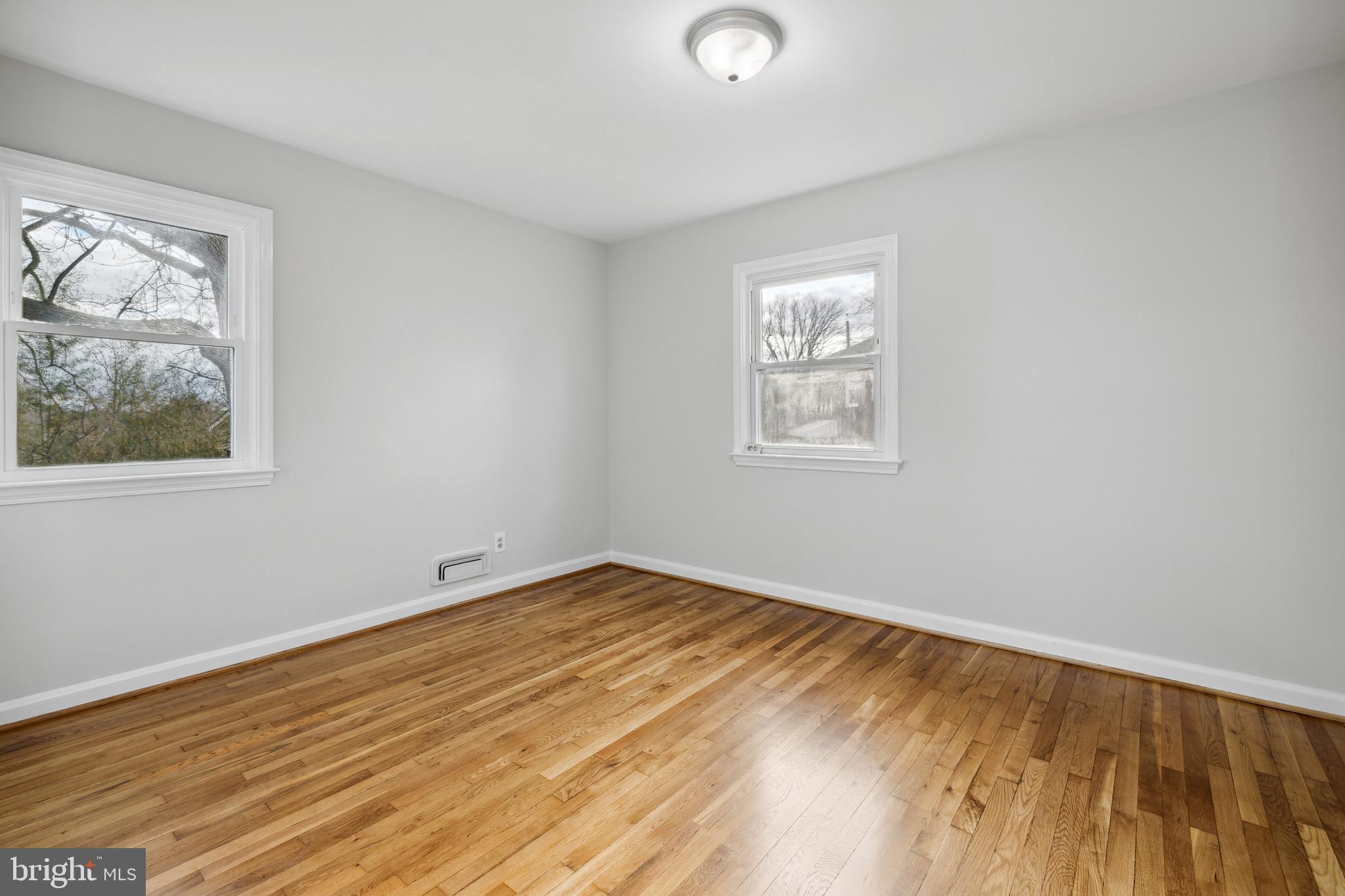 WHEATON WOODS - Residential