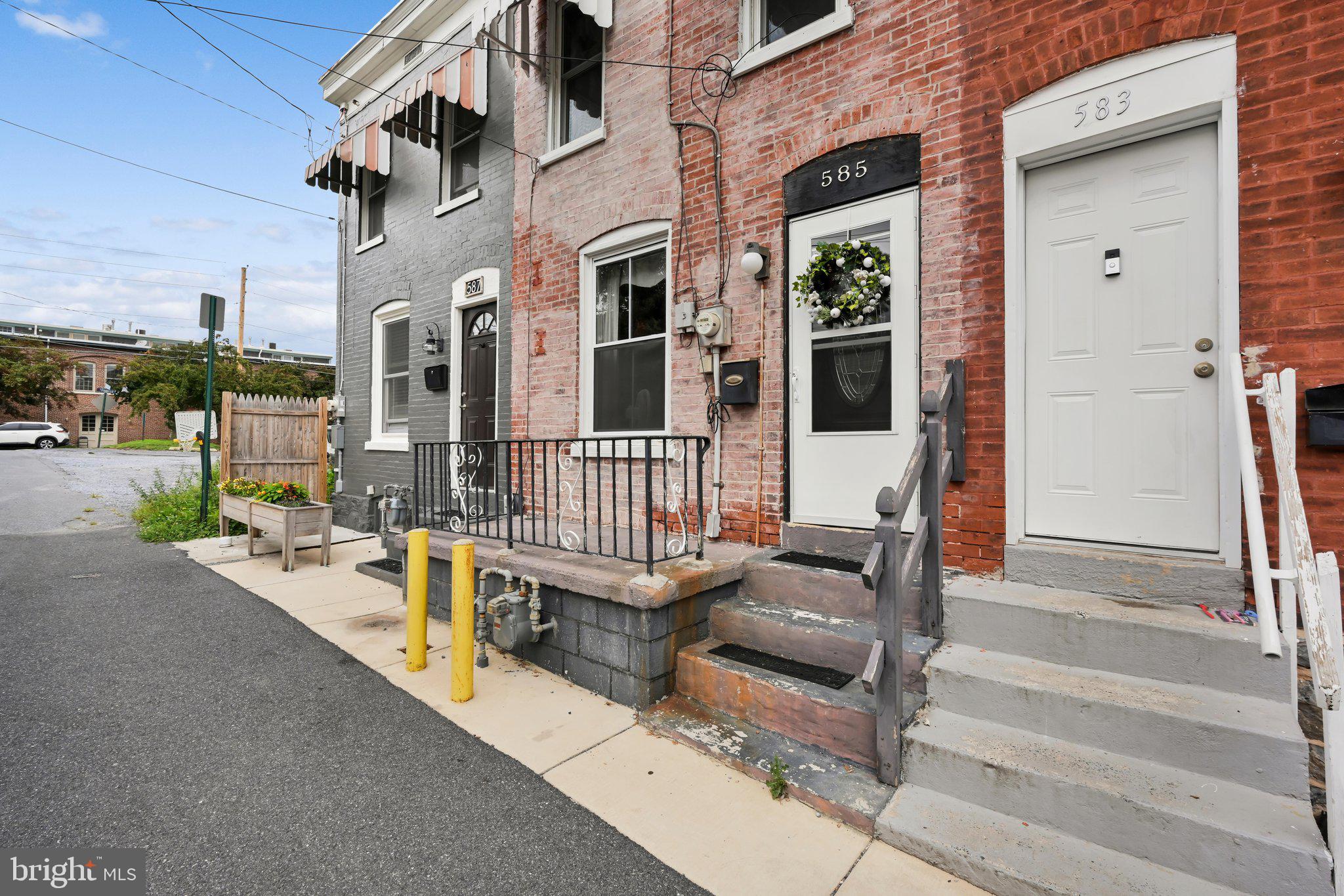 585 ZOOK AVENUE