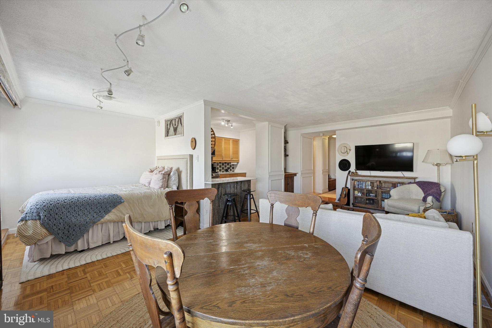 SOCIETY HILL - Residential