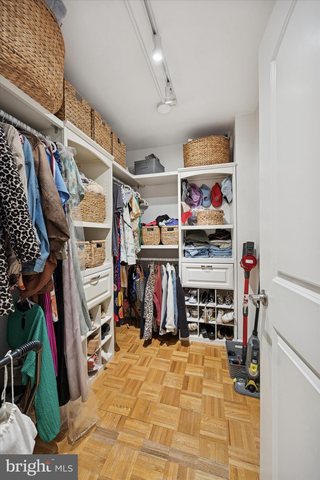 SOCIETY HILL - Residential