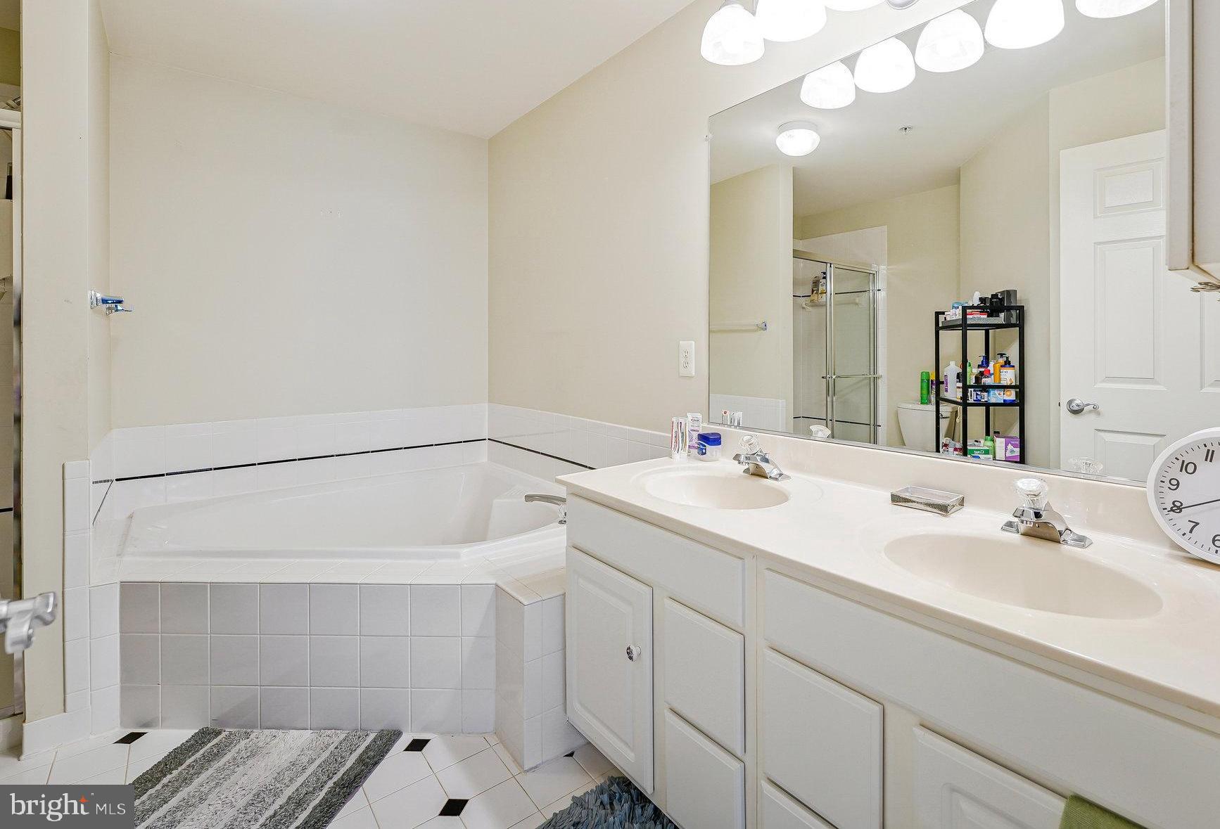 COURTS AT WESCOTT RIDGE - Residential