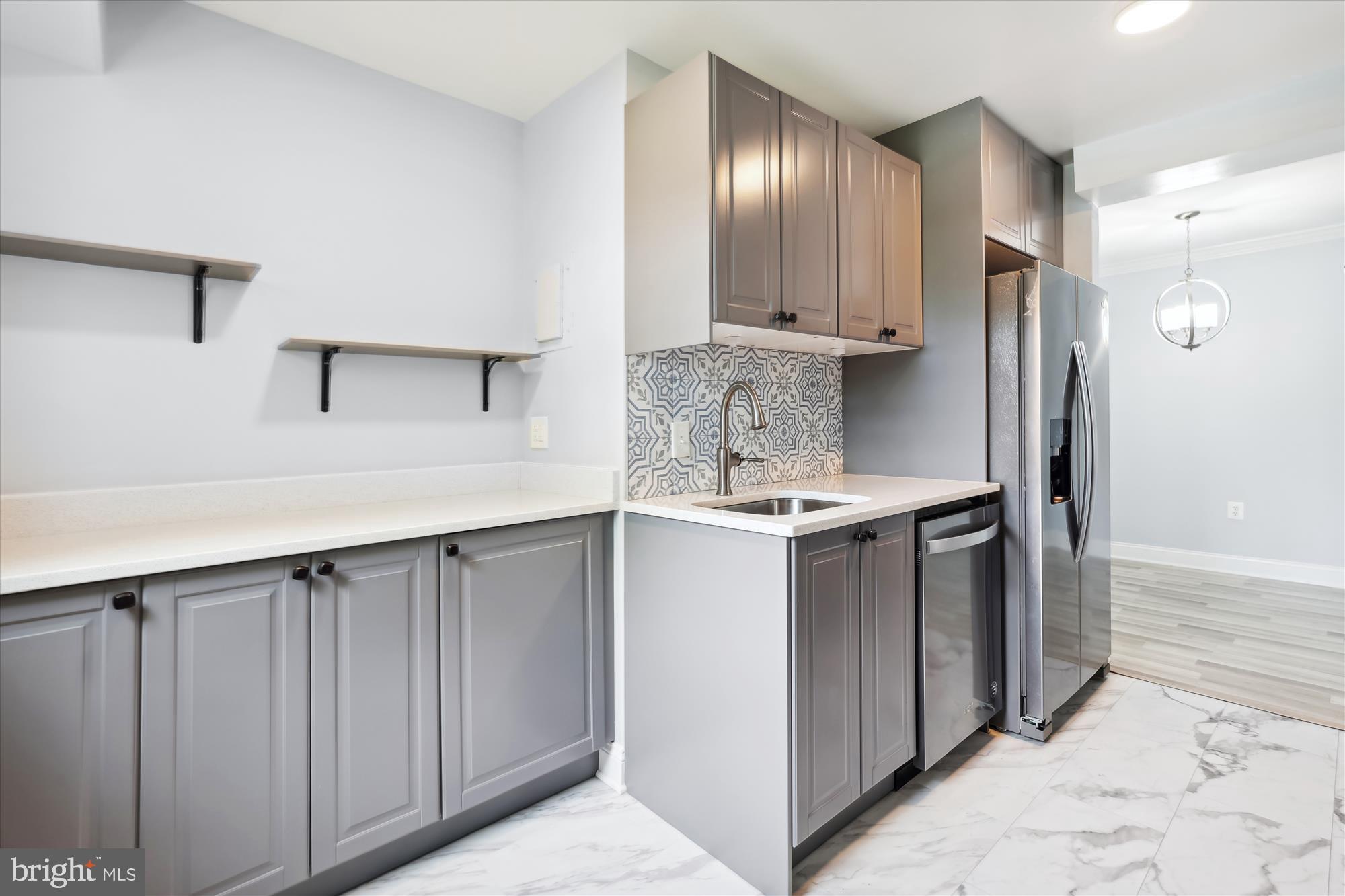 5909 QUANTRELL AVENUE 203