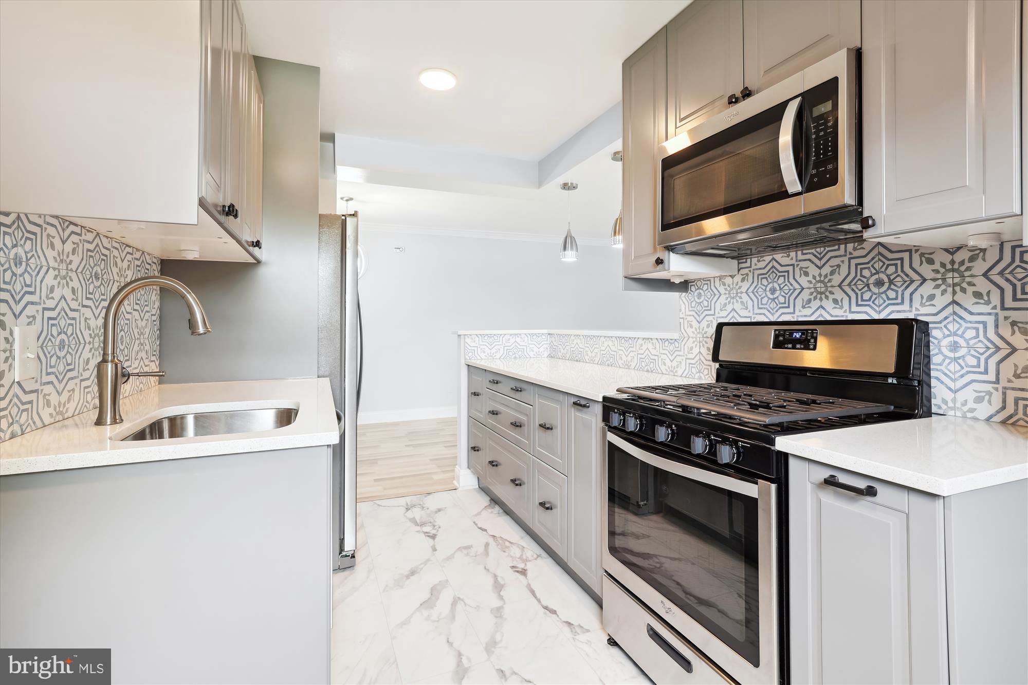 5909 QUANTRELL AVENUE 203