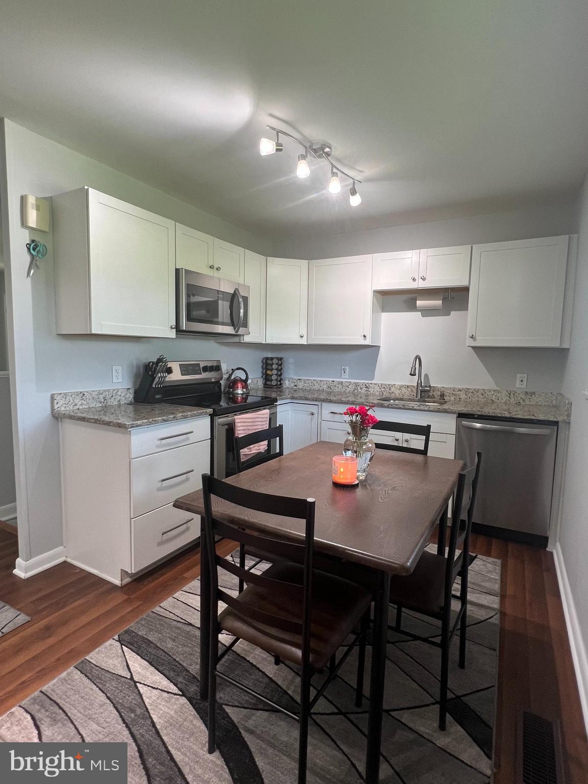 SUBURBIA - Residential