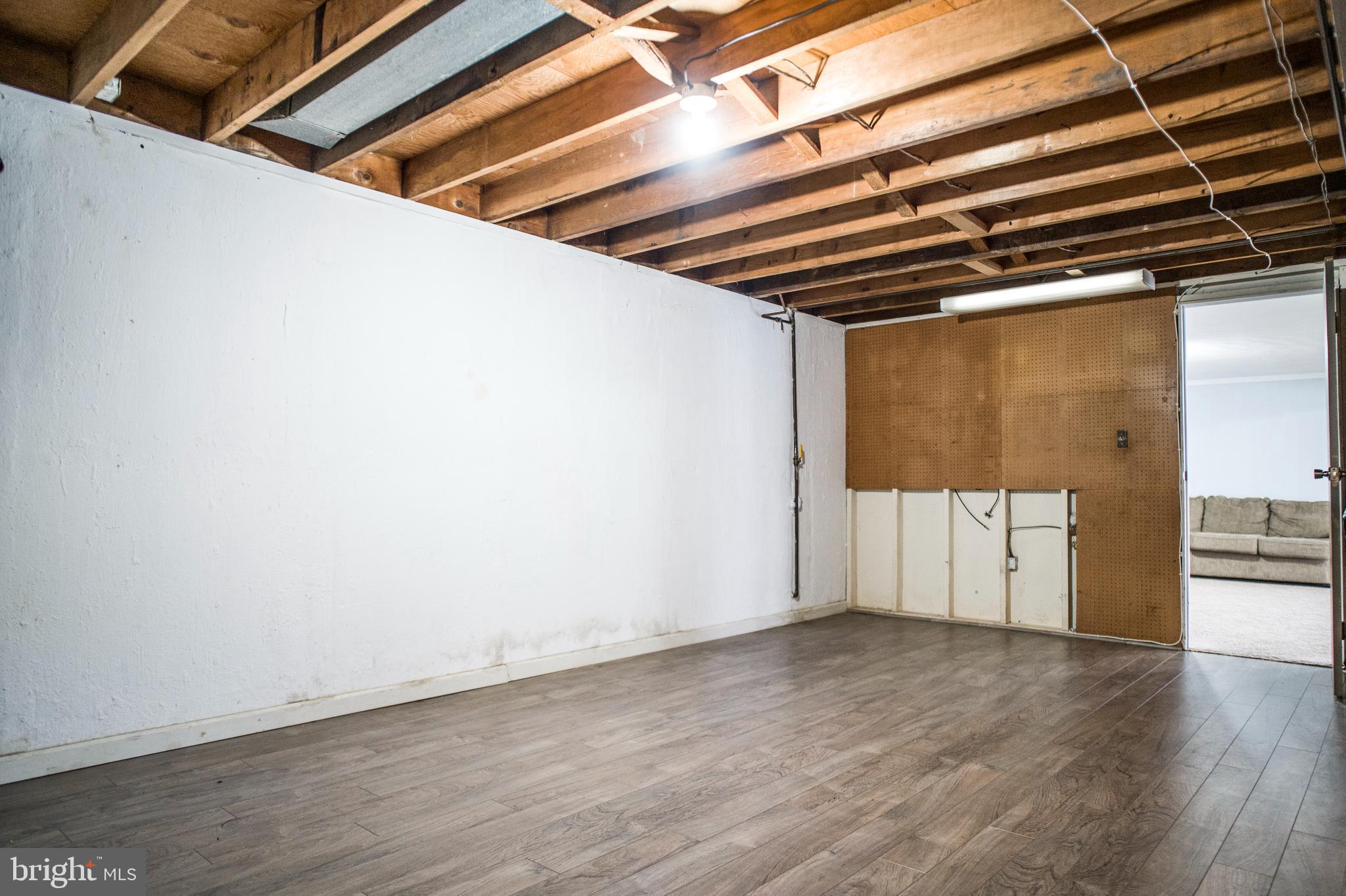 SUBURBIA - Residential