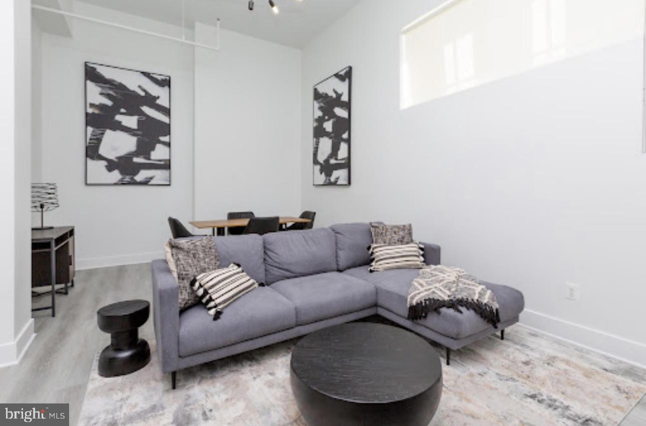 MOUNT VERNON PLACE HISTORIC DISTRICT - Residential Lease