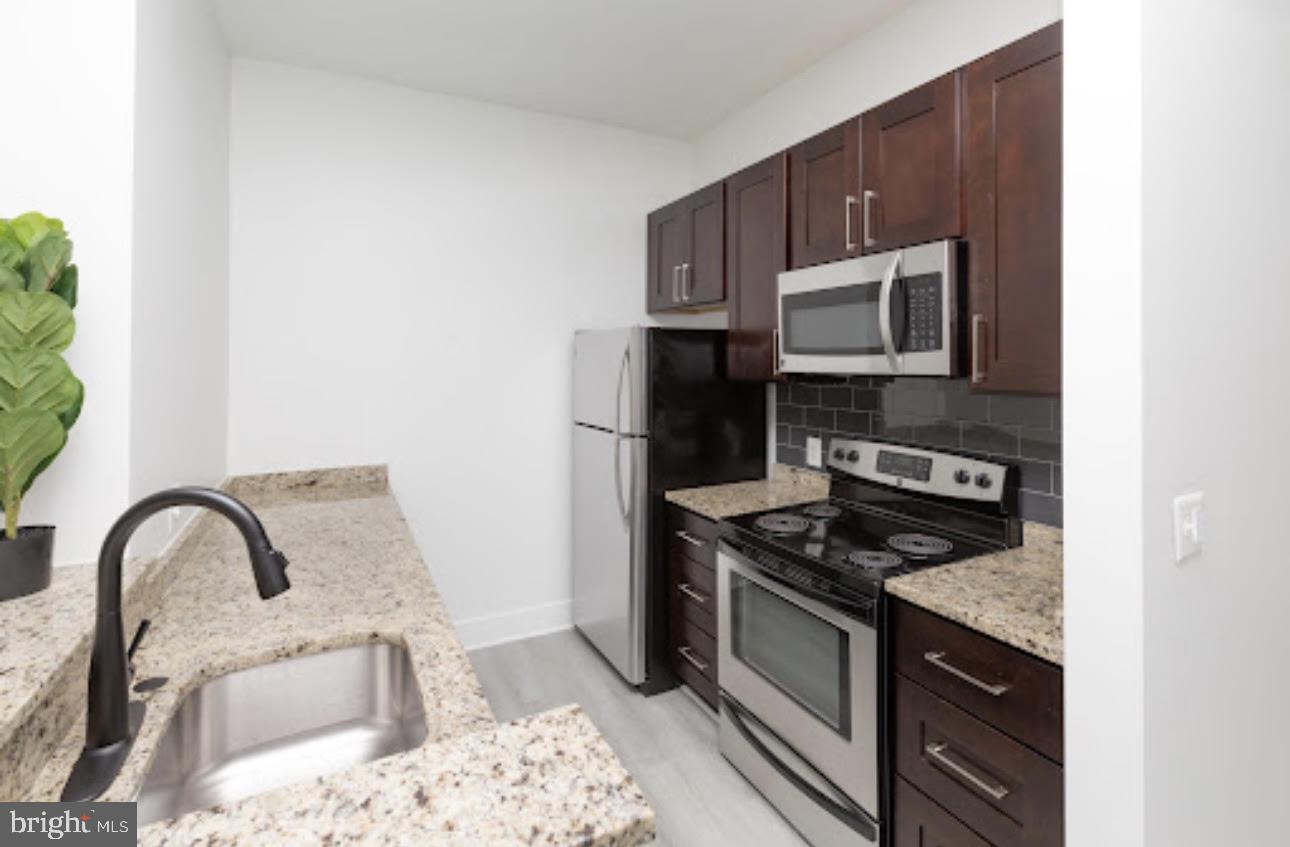 MOUNT VERNON PLACE HISTORIC DISTRICT - Residential Lease