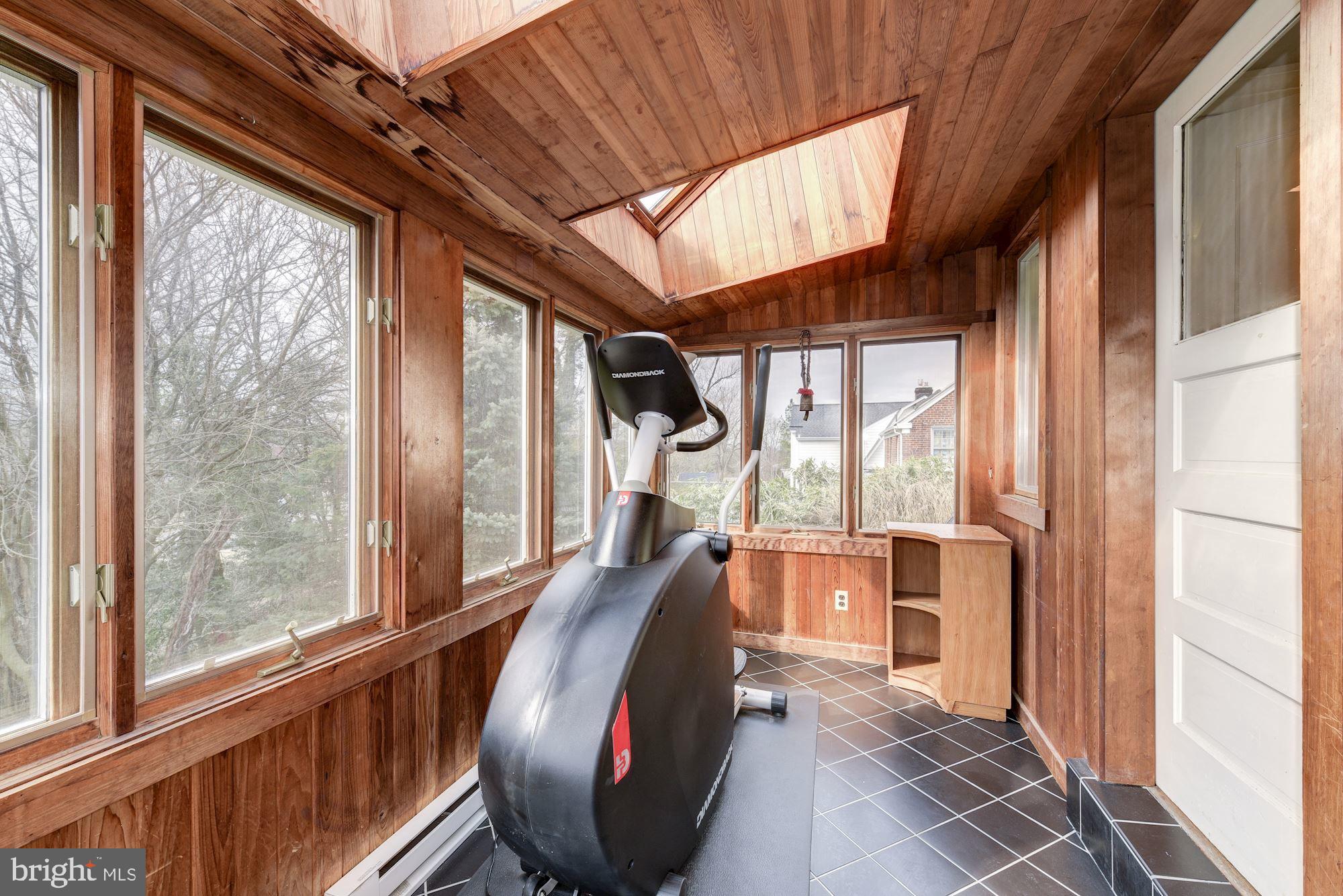 NORTH WOODSIDE - Residential