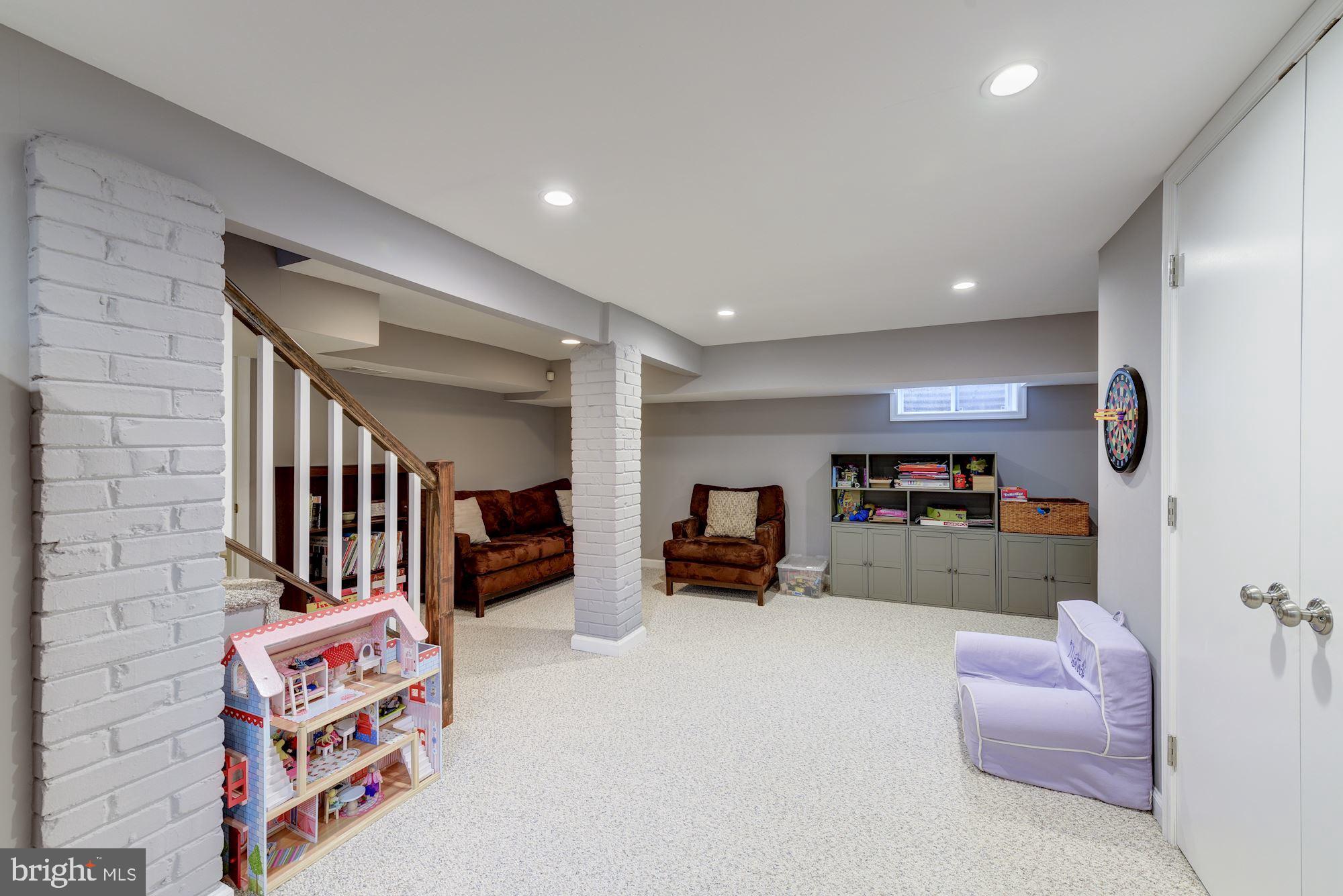 NORTH WOODSIDE - Residential