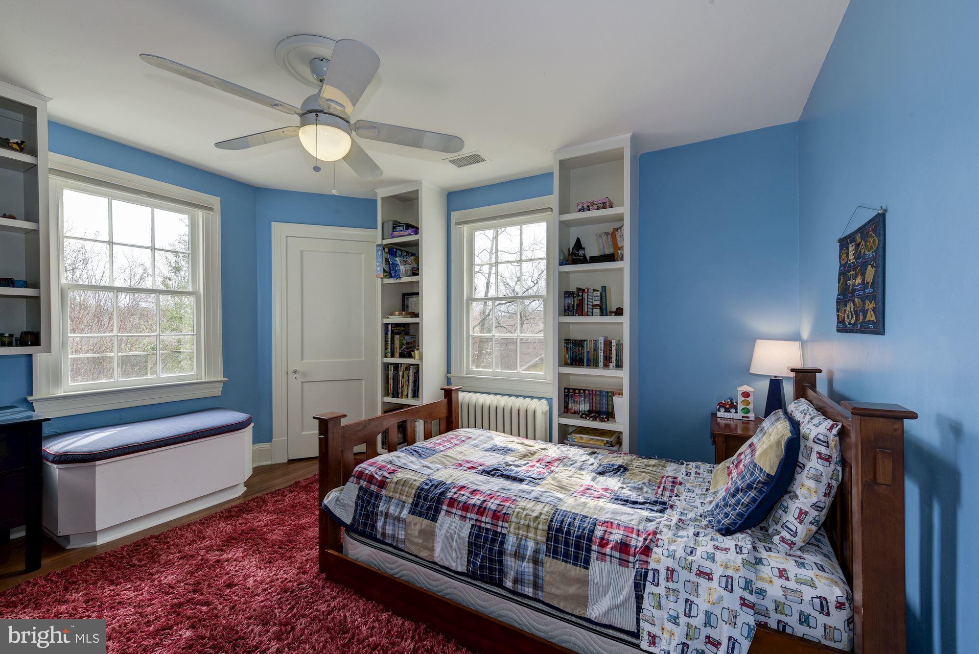 NORTH WOODSIDE - Residential