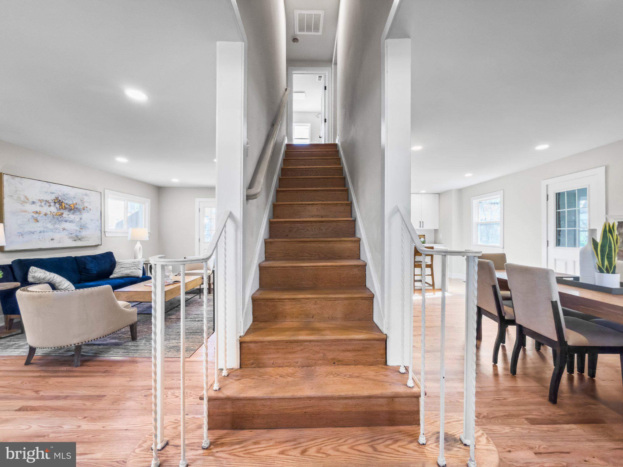 NORTH WOODRIDGE - Residential