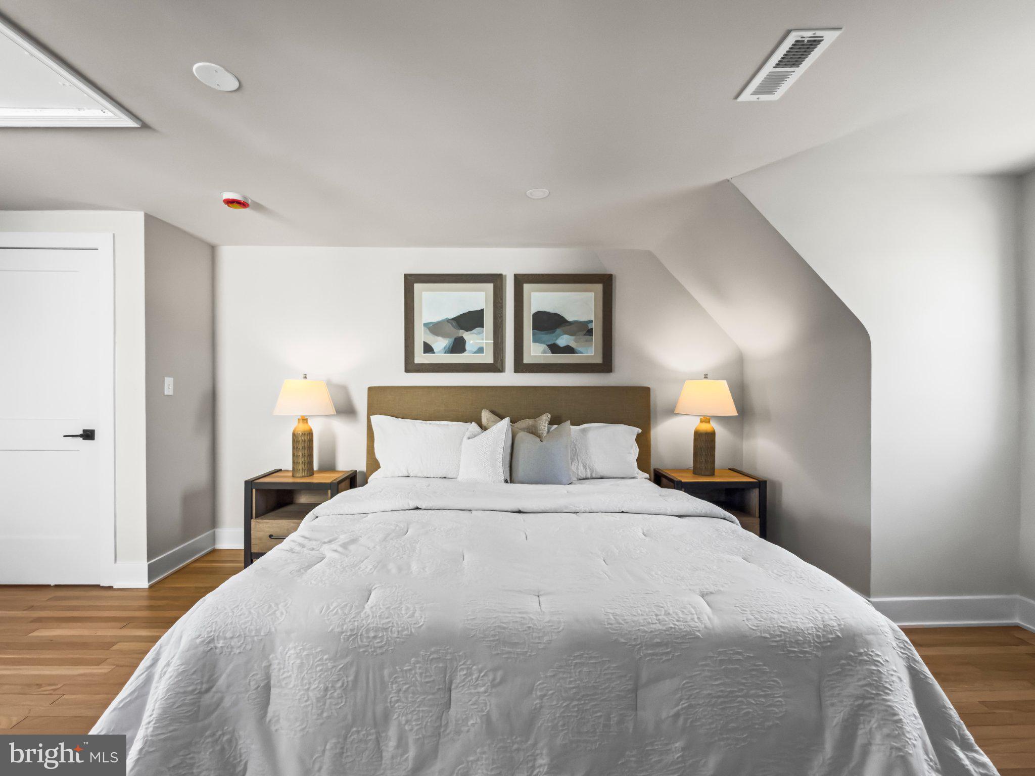 NORTH WOODRIDGE - Residential