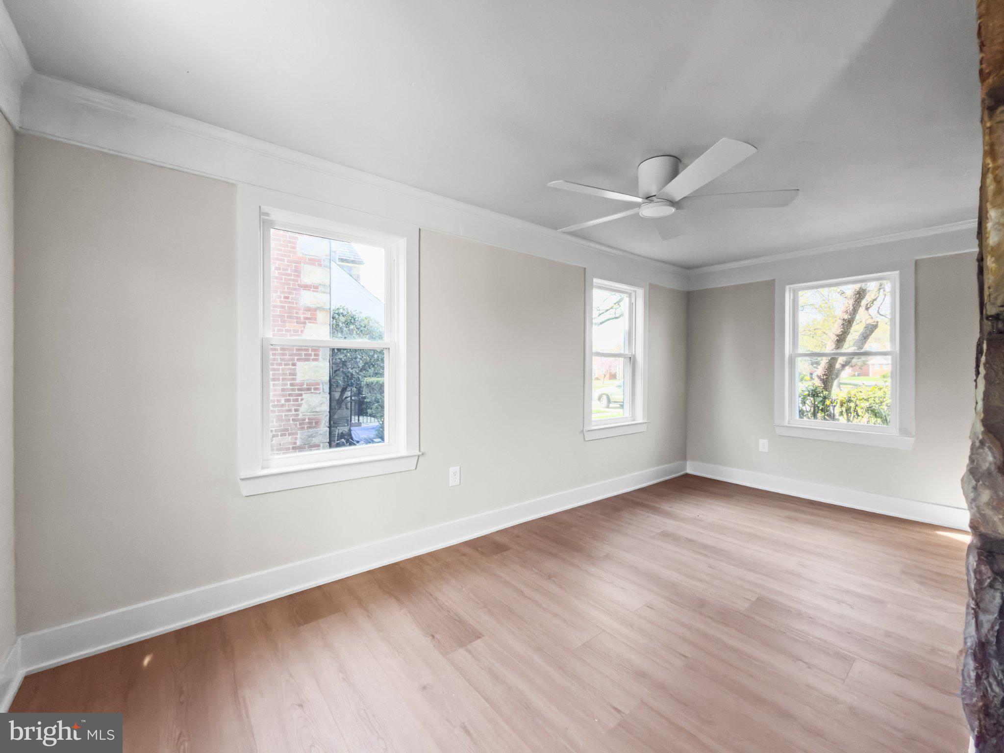 NORTH WOODRIDGE - Residential