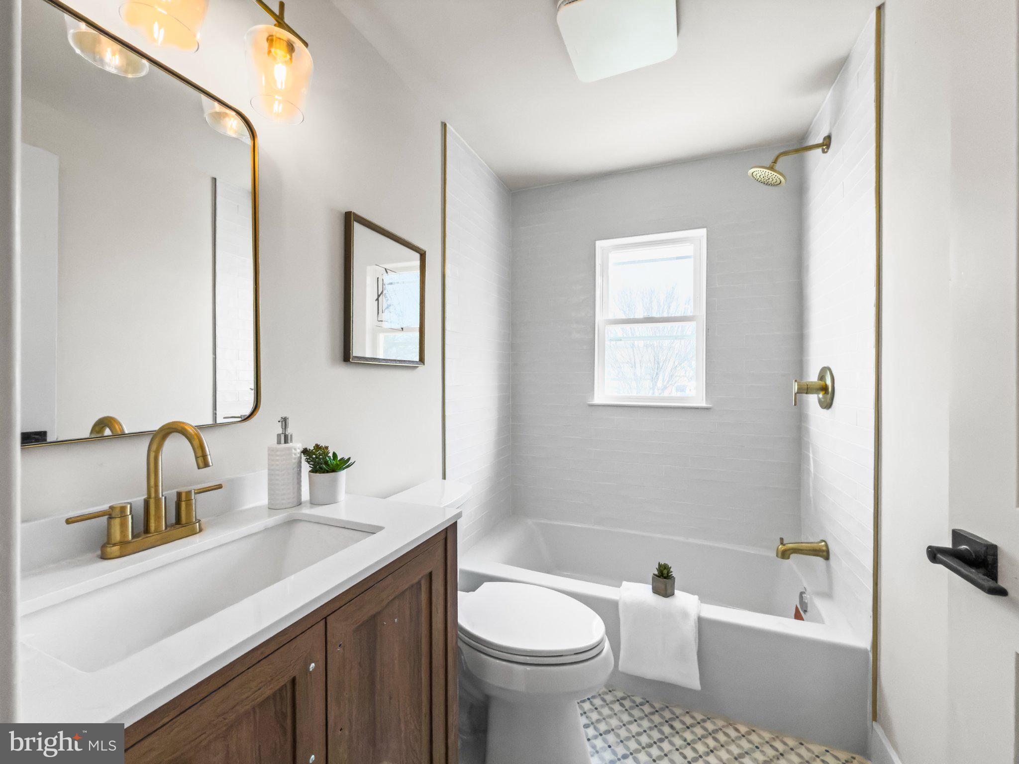 NORTH WOODRIDGE - Residential