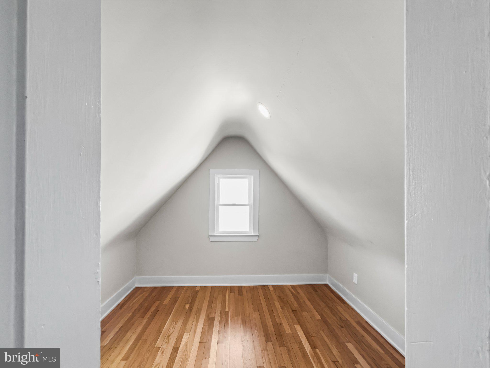 NORTH WOODRIDGE - Residential