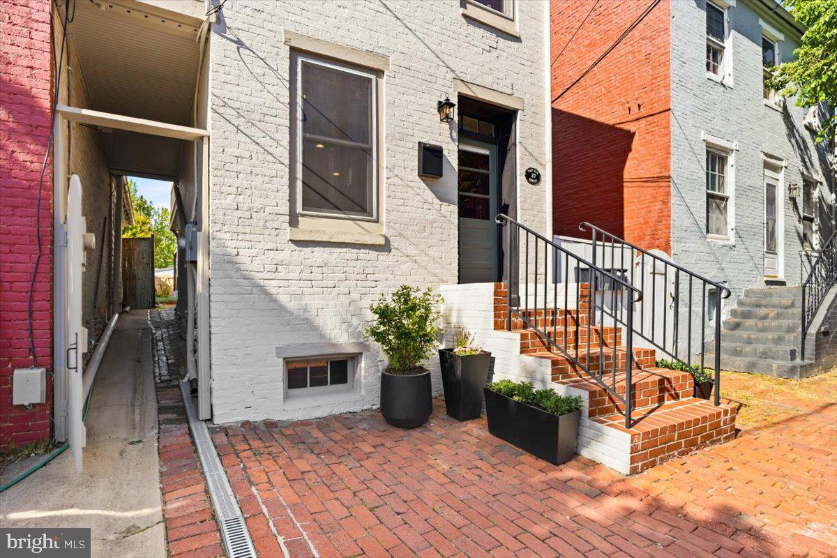 DOWNTOWN FREDERICK - Residential