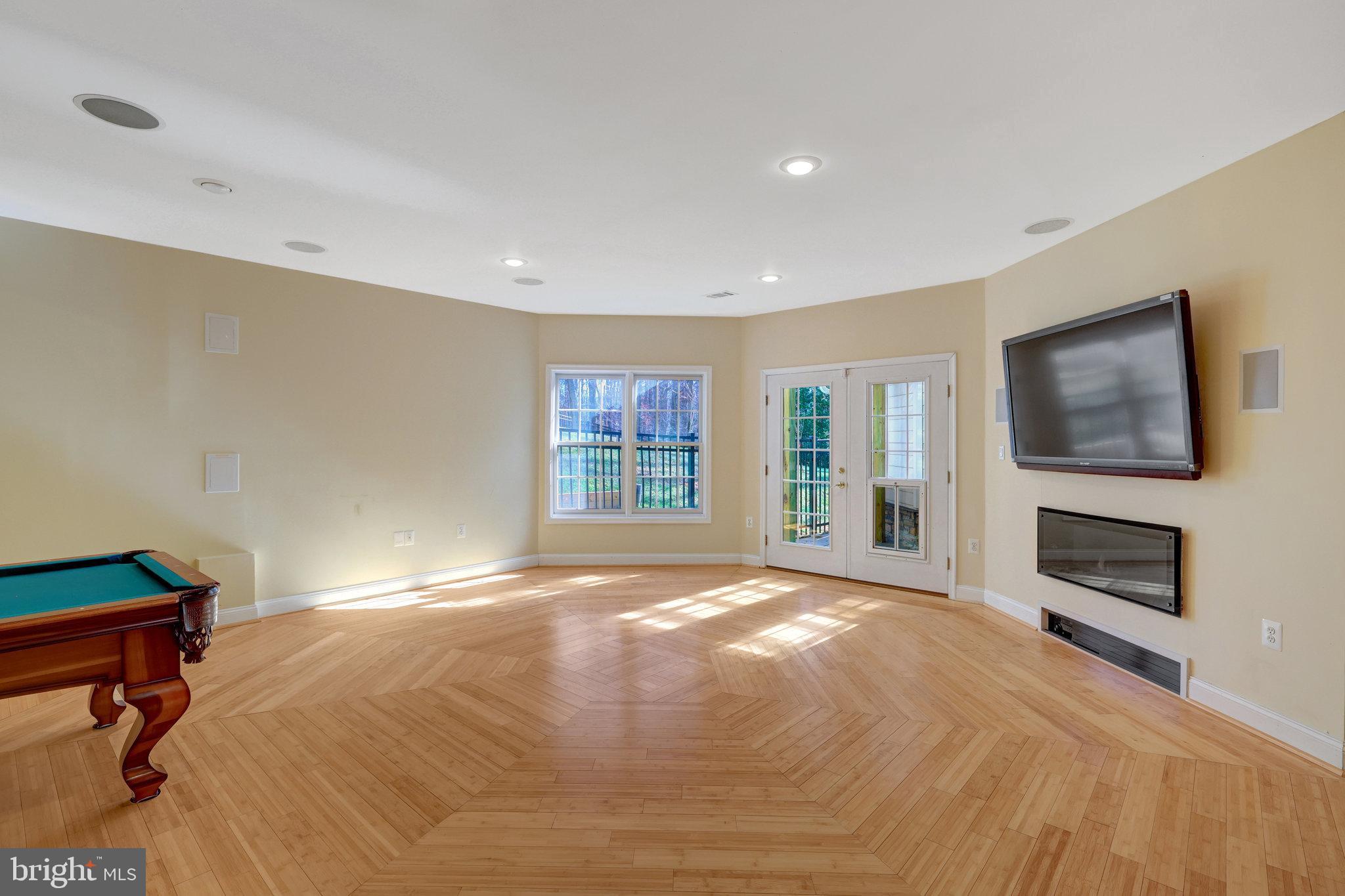 CEDAR CHASE - Residential