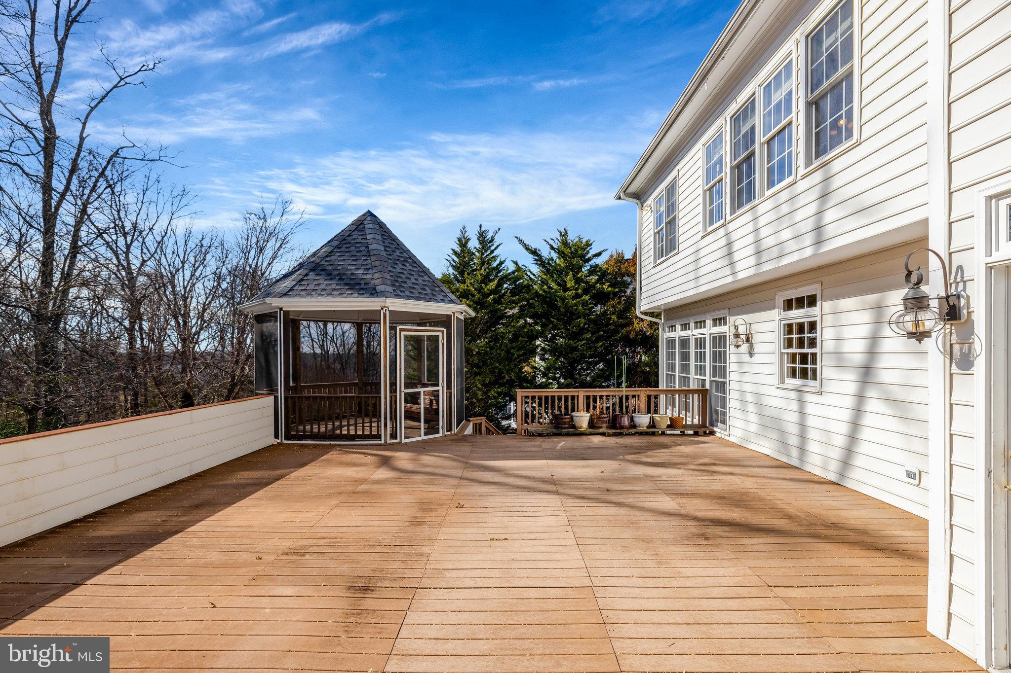 CEDAR CHASE - Residential