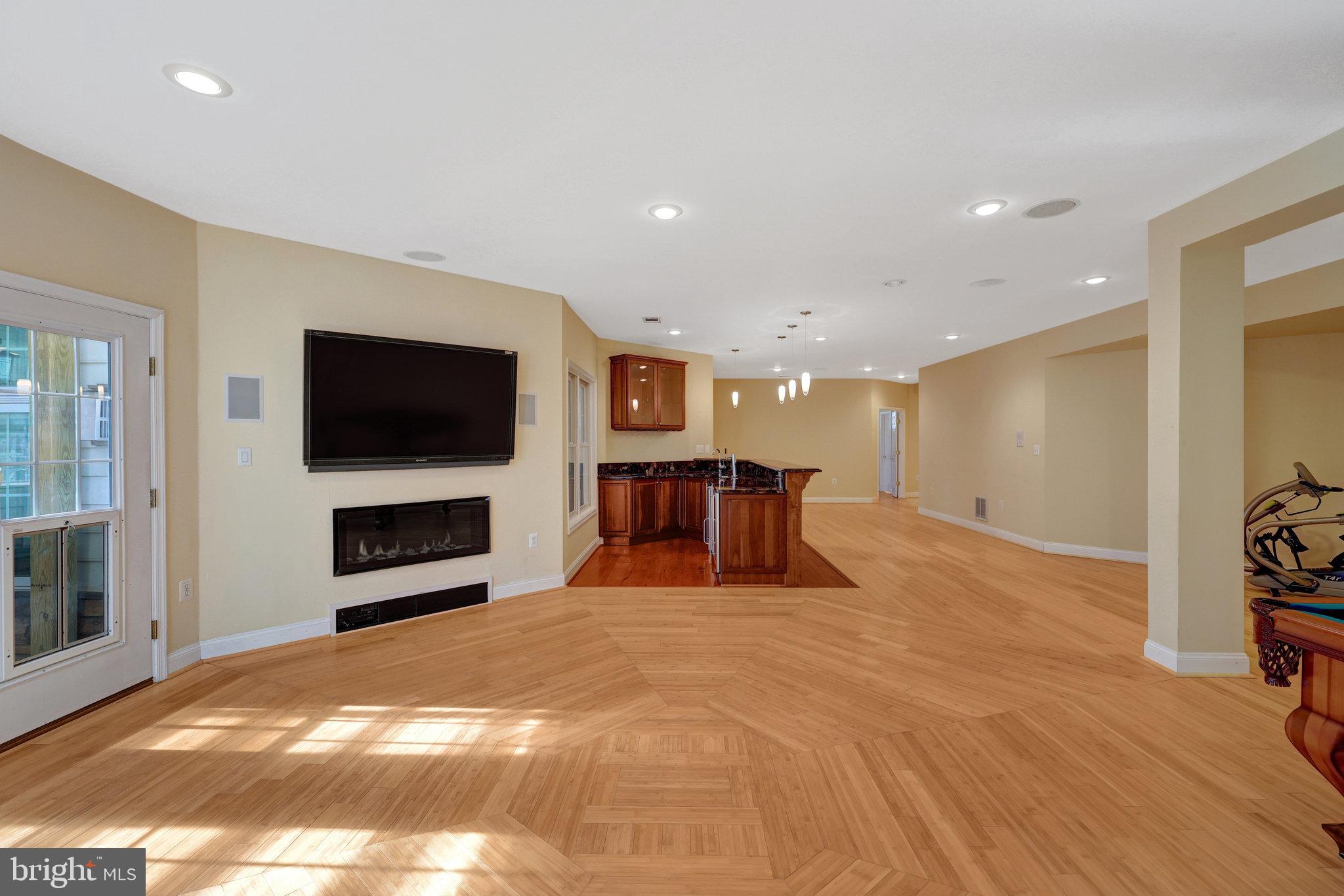 CEDAR CHASE - Residential