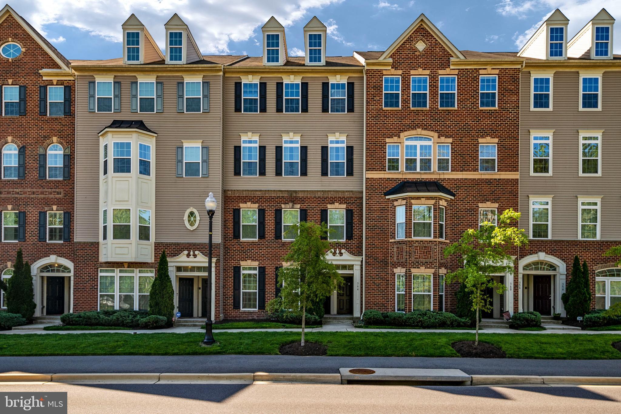 TOWN CENTER COMMONS - Residential