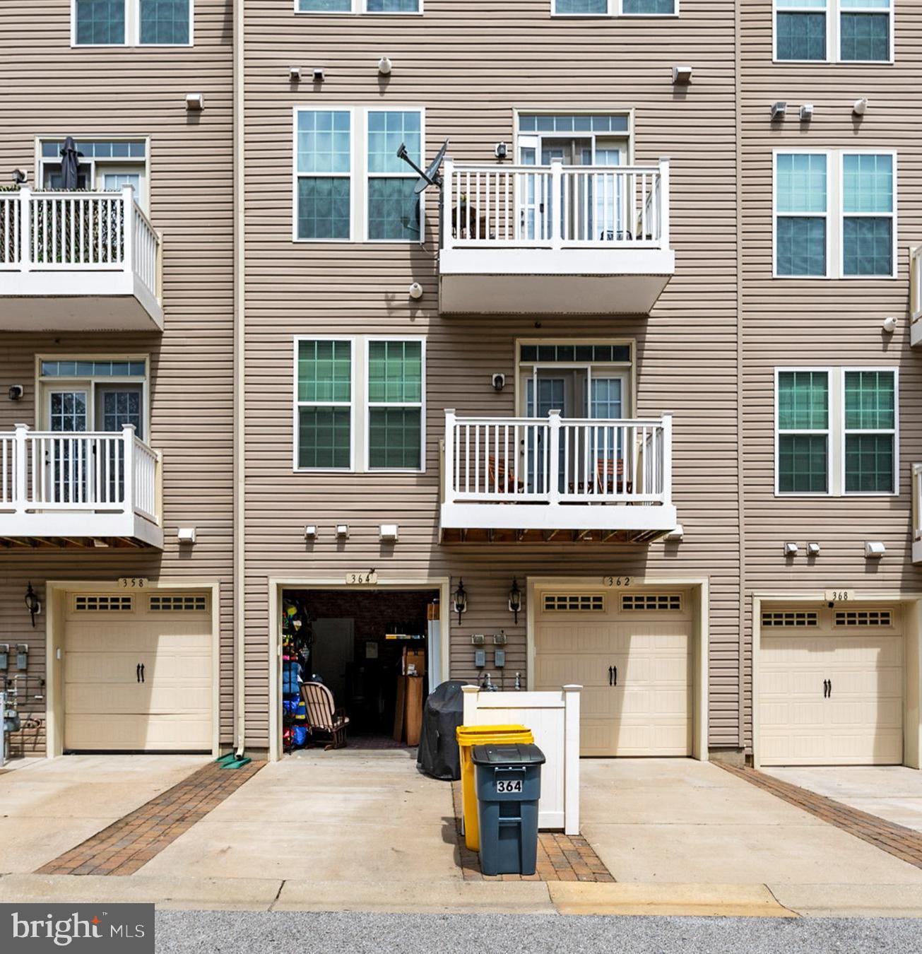 TOWN CENTER COMMONS - Residential