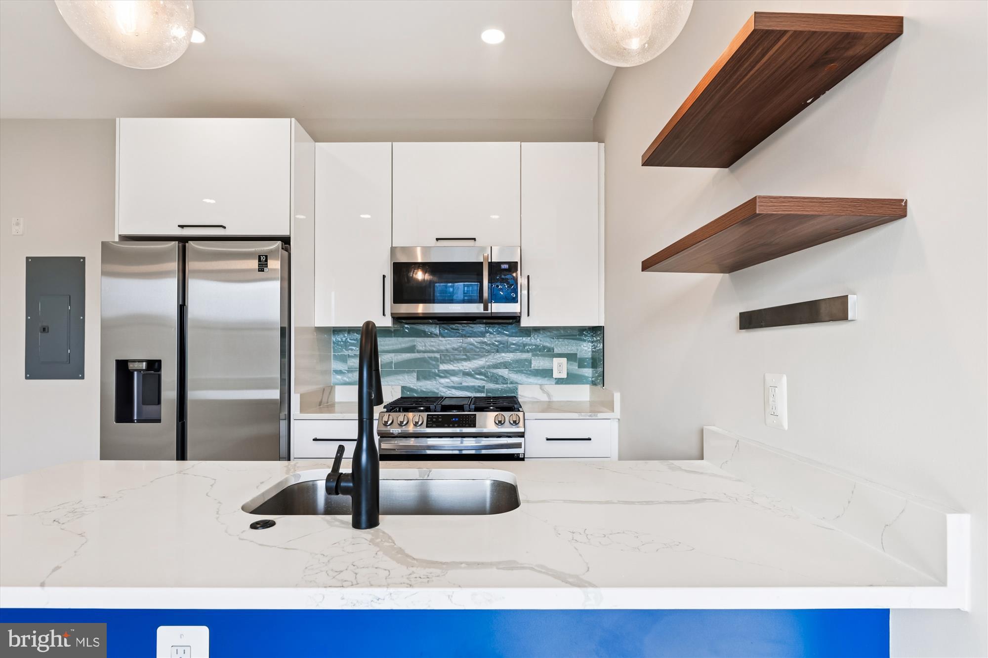 1102 STAPLES STREET NE 301