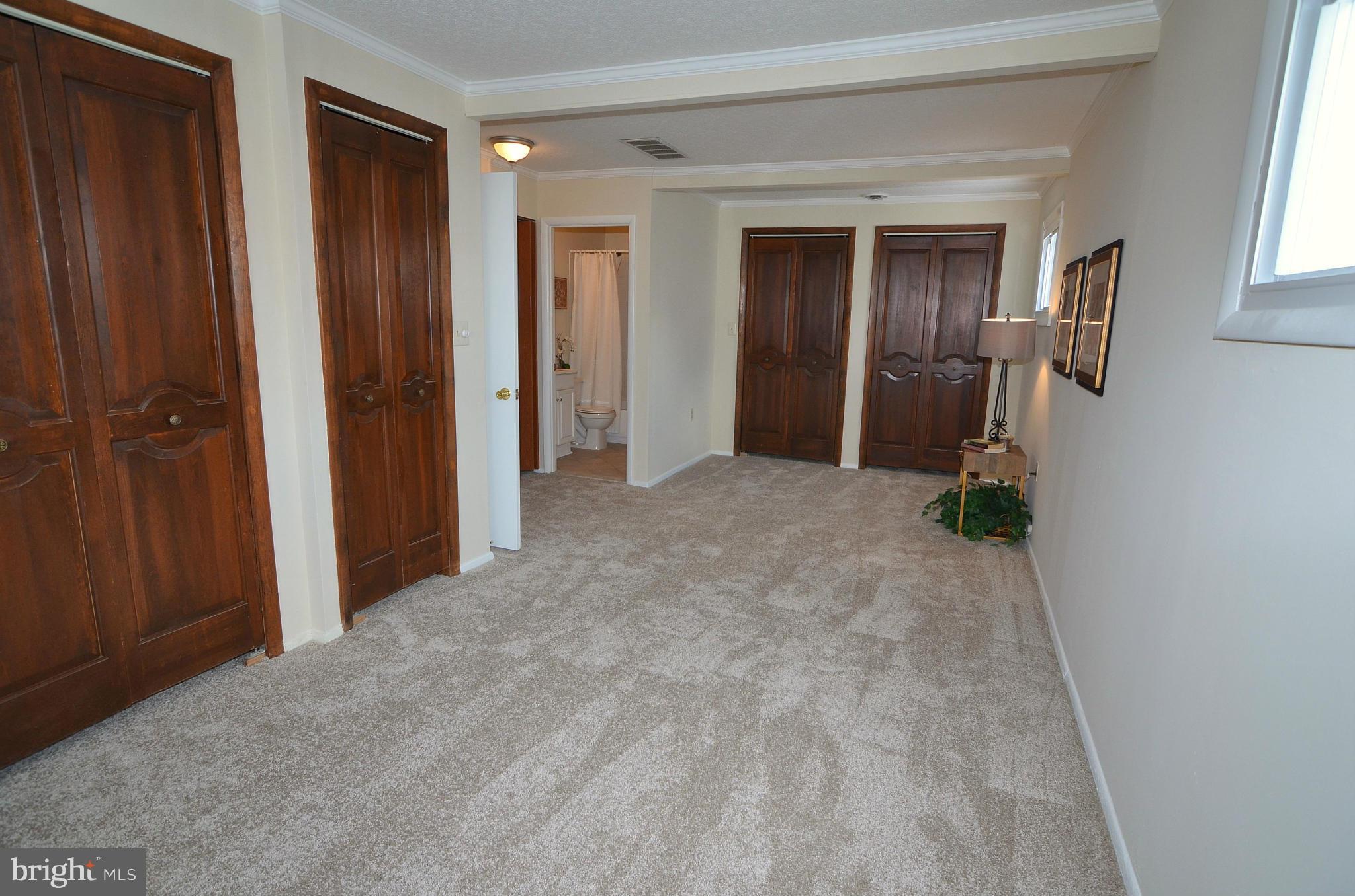 COUNTRY CLUB ESTATES - Residential