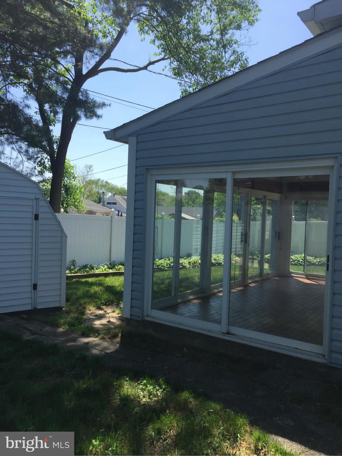 COUNTRY CLUB ESTATES - Residential