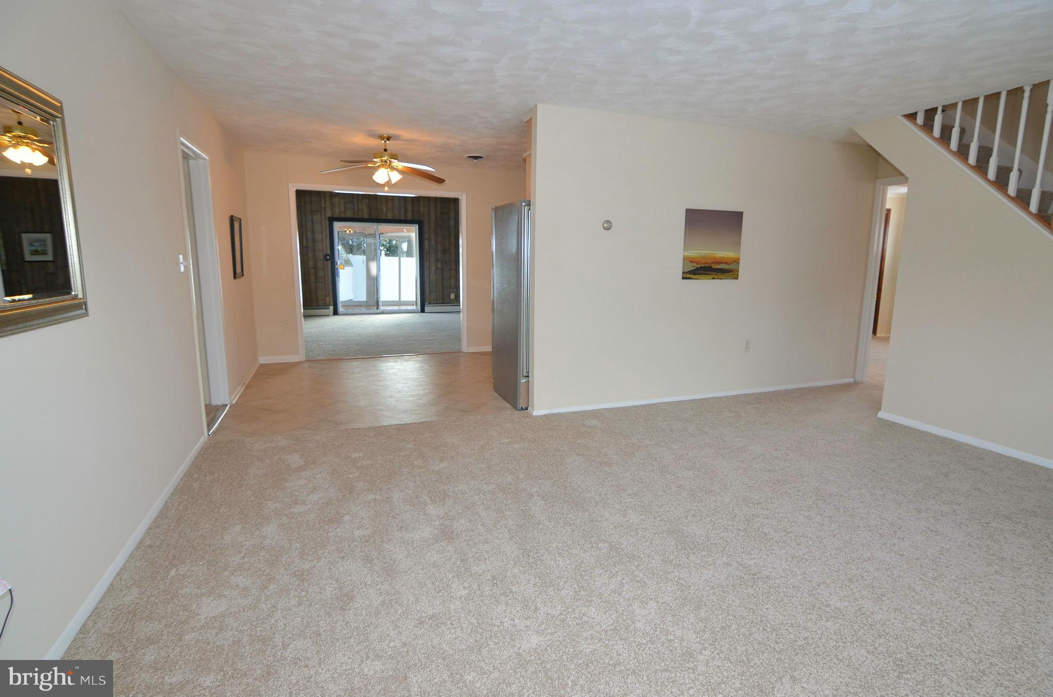 COUNTRY CLUB ESTATES - Residential