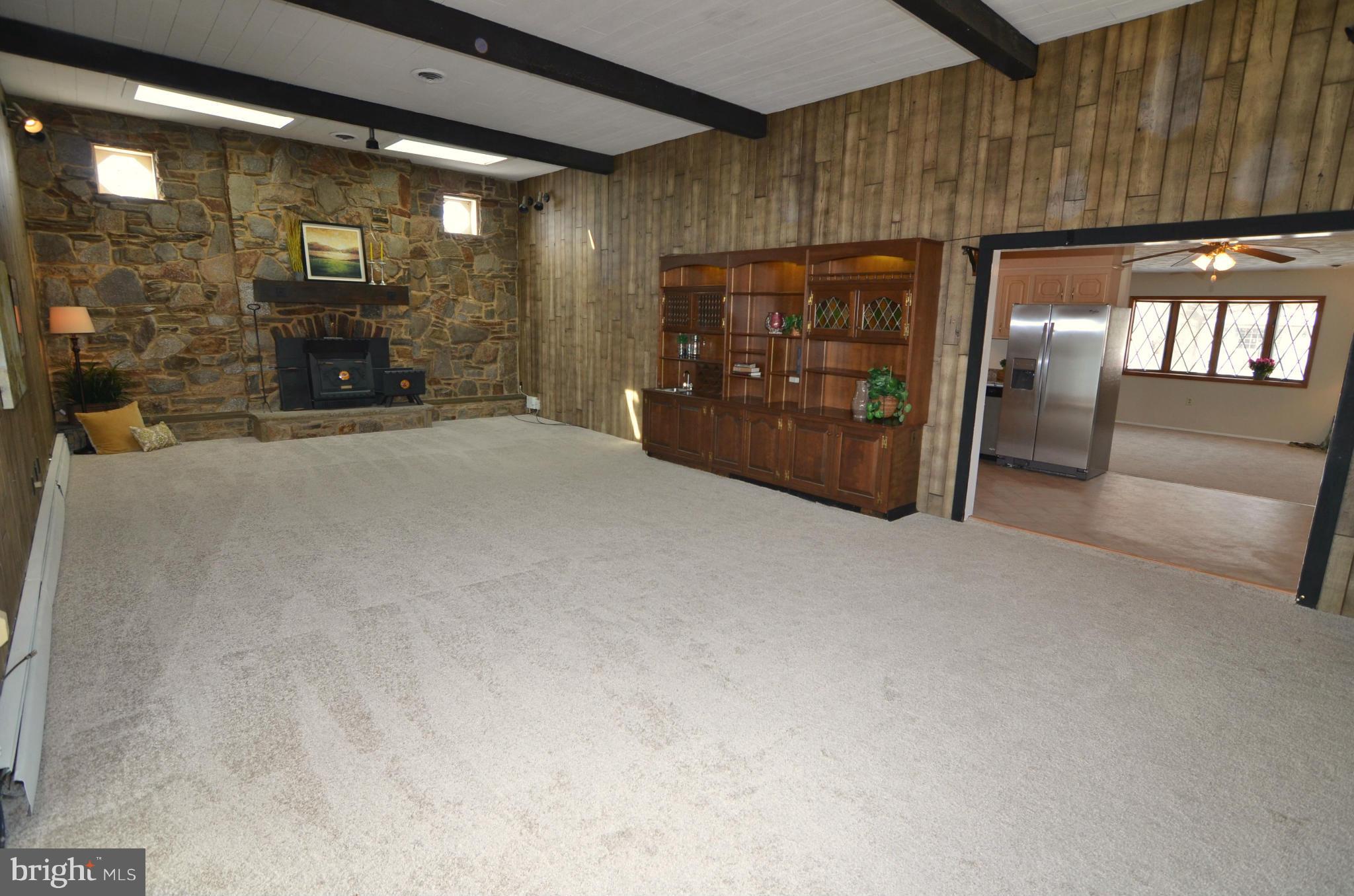 COUNTRY CLUB ESTATES - Residential