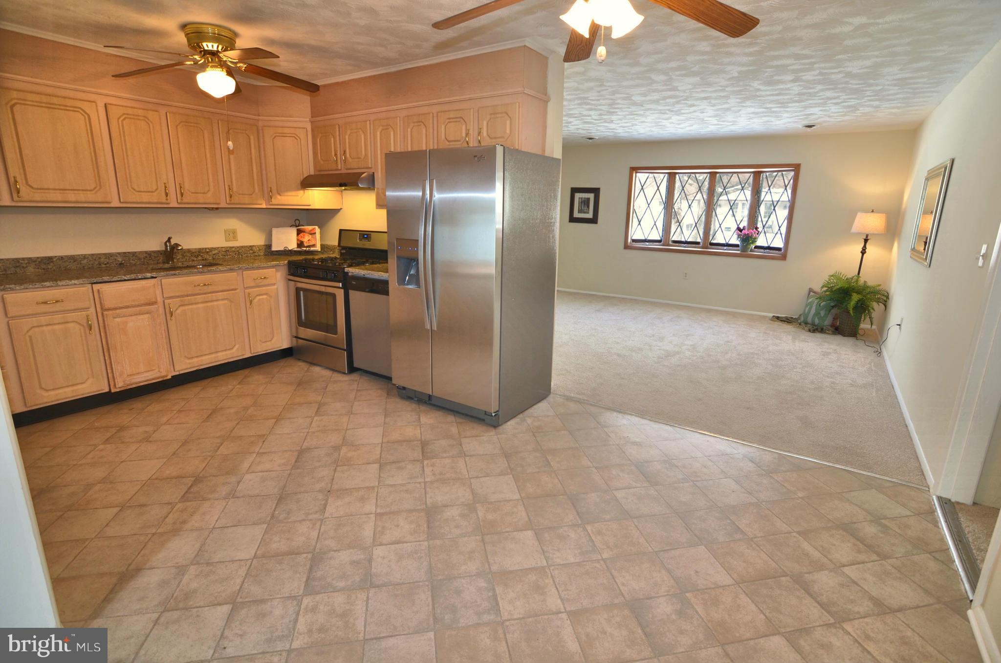 COUNTRY CLUB ESTATES - Residential