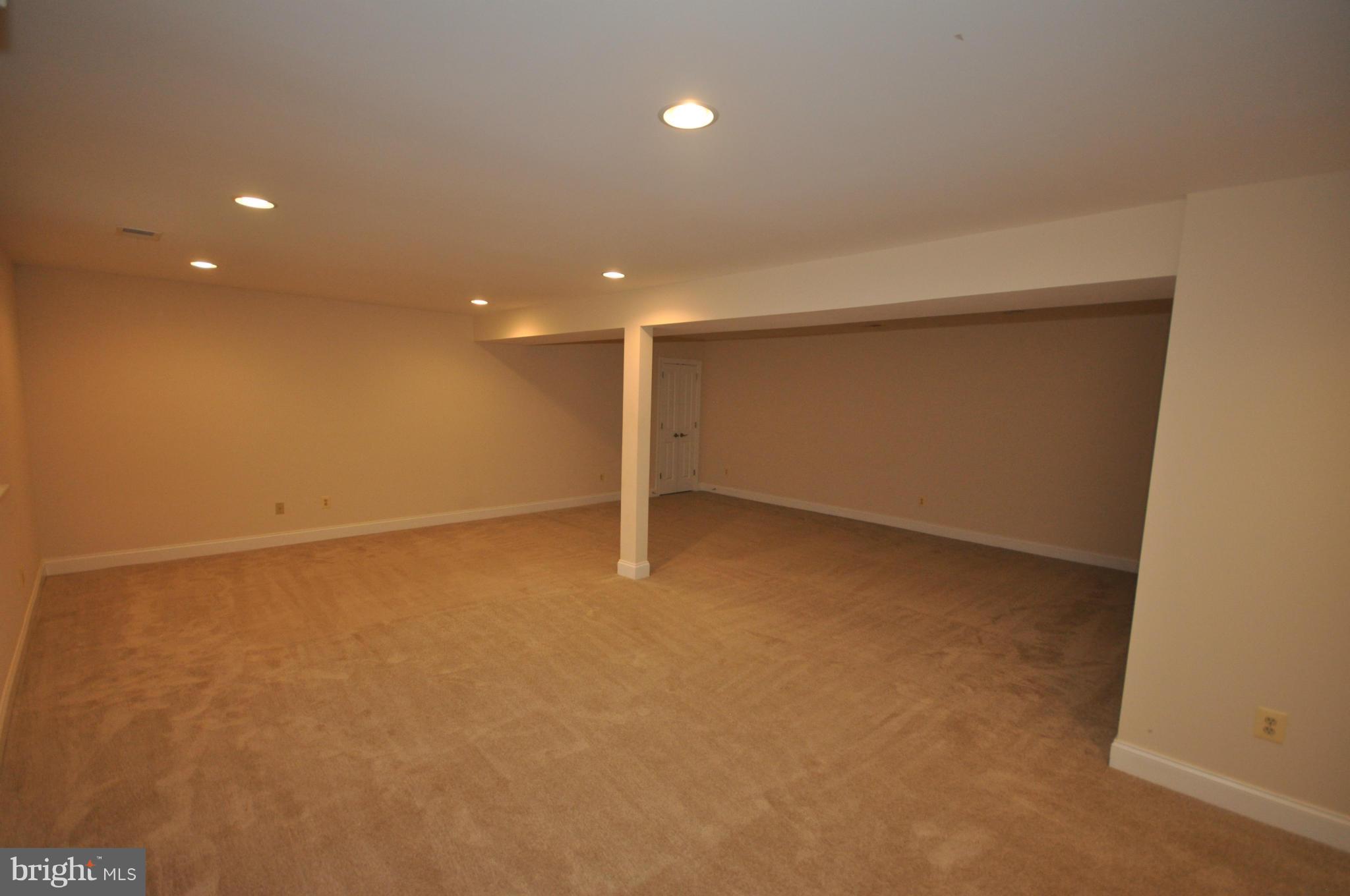 COLCHESTER HUNT - Residential Lease