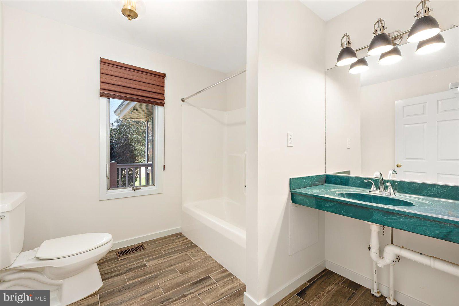 STRAY FOX - Residential