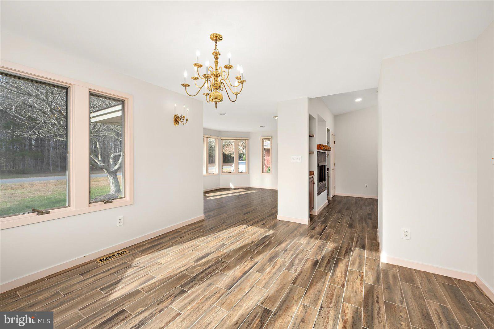 STRAY FOX - Residential