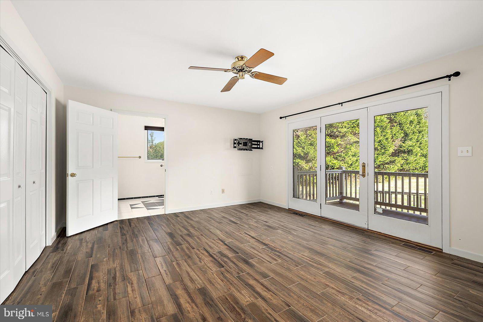 STRAY FOX - Residential